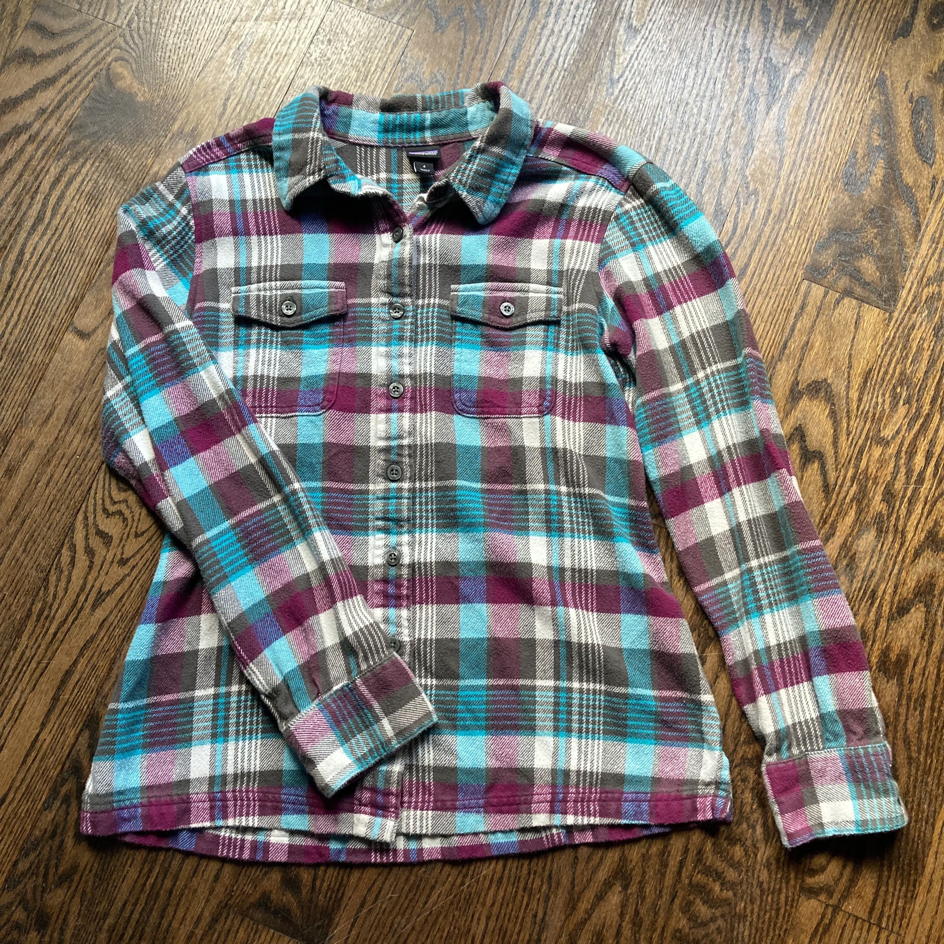 Patagonia Women's Patagonia Plaid Button Up Shirt Size S Blue Purple Size S / US 4 / IT 40 - 1 Thumbnail