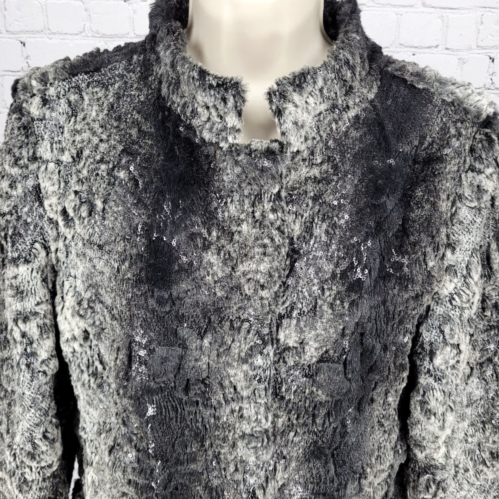 Vintage Stevie Mac New York Grey Faux Fur Sequin Pockets Snap Lined Over Coat Womens Size L / US 10 / IT 46 - 7 Thumbnail