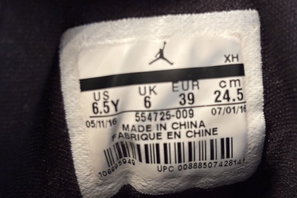 Jordan Brand Air Jordan 1 Retro Mid GS 'Black Gym Red' Size US 6.5 / EU 39-40 - 8 Thumbnail