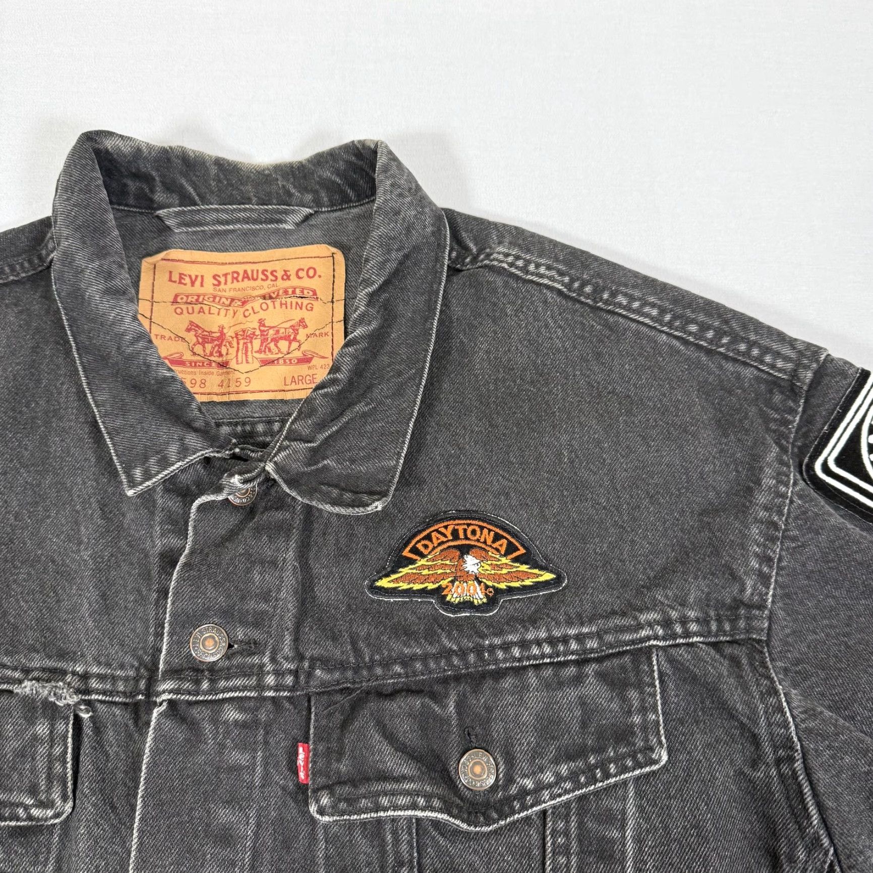 Levi's VINTAGE Levi's Trucker Jacket Mens Large Black Denim Biker 90s Harley-Davidson USA Patches Size US 33 - 3 Thumbnail
