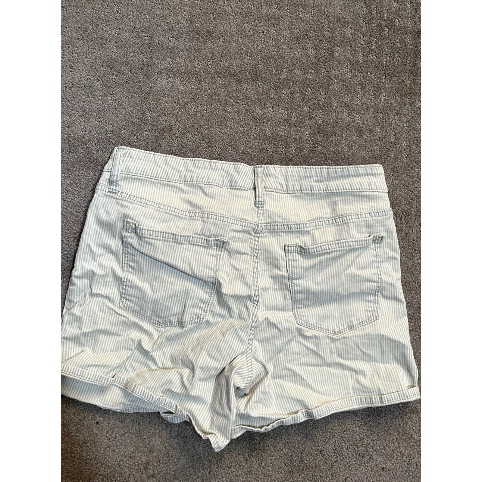 Gap GAP Womens Chino Shorts 12 White Striped High Rise Zip Fly Casual Pockets Front Flat 3 in Inseam Size 34" / US 12 / IT 48 - 2 Thumbnail