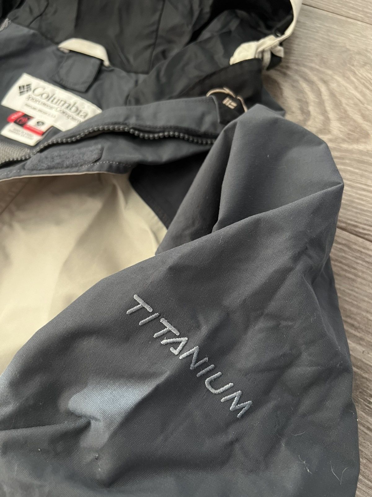 Columbia Vintage Columbia Waterproof Titanium Omni Tech Ski Jacket Size US XL / EU 56 / 4 - 10 Thumbnail