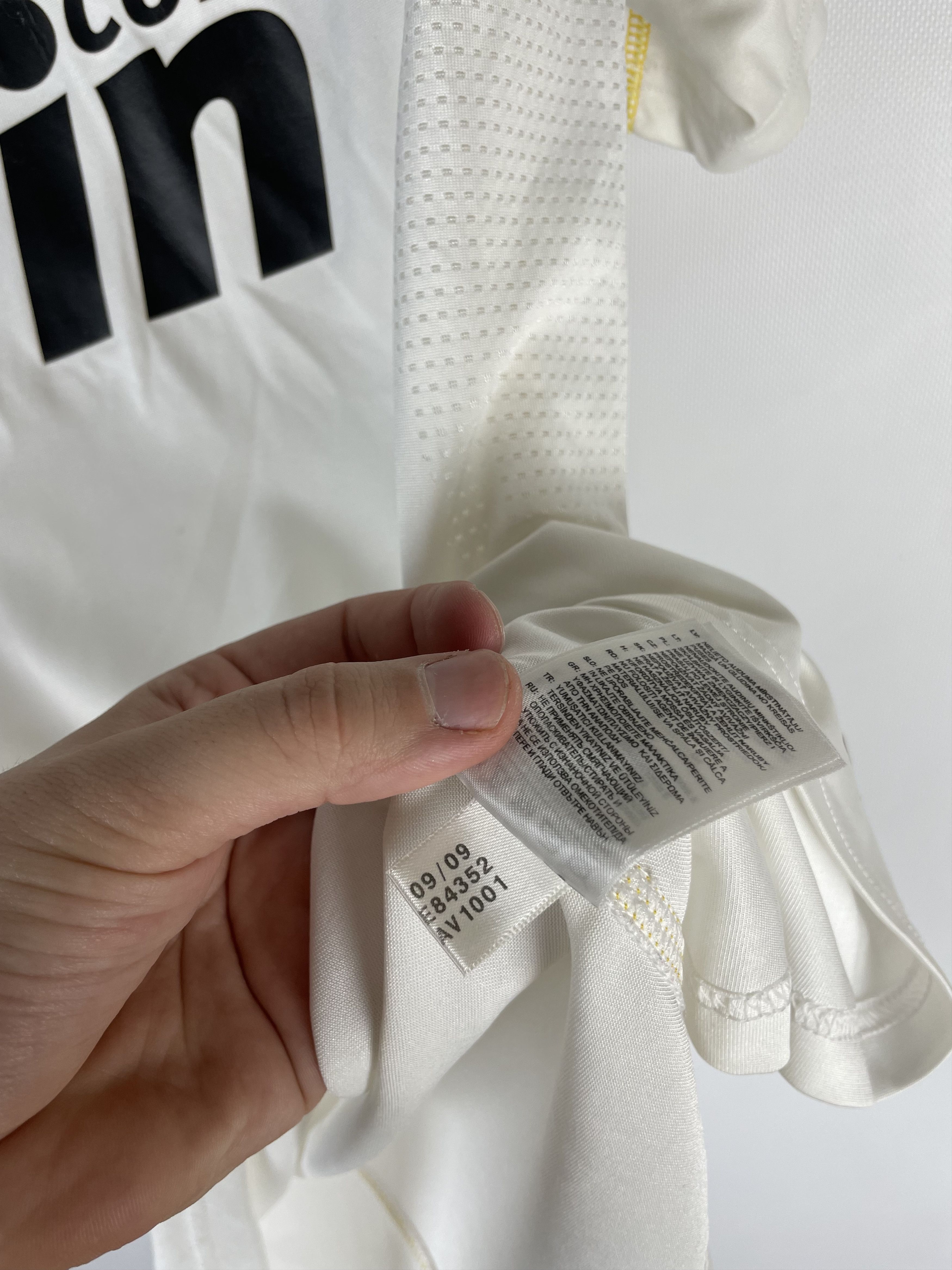 Adidas ADIDAS REAL MADRID FC 2009-2010,SOCCER JERSEY Size US M / EU 48-50 / 2 - 9 Thumbnail