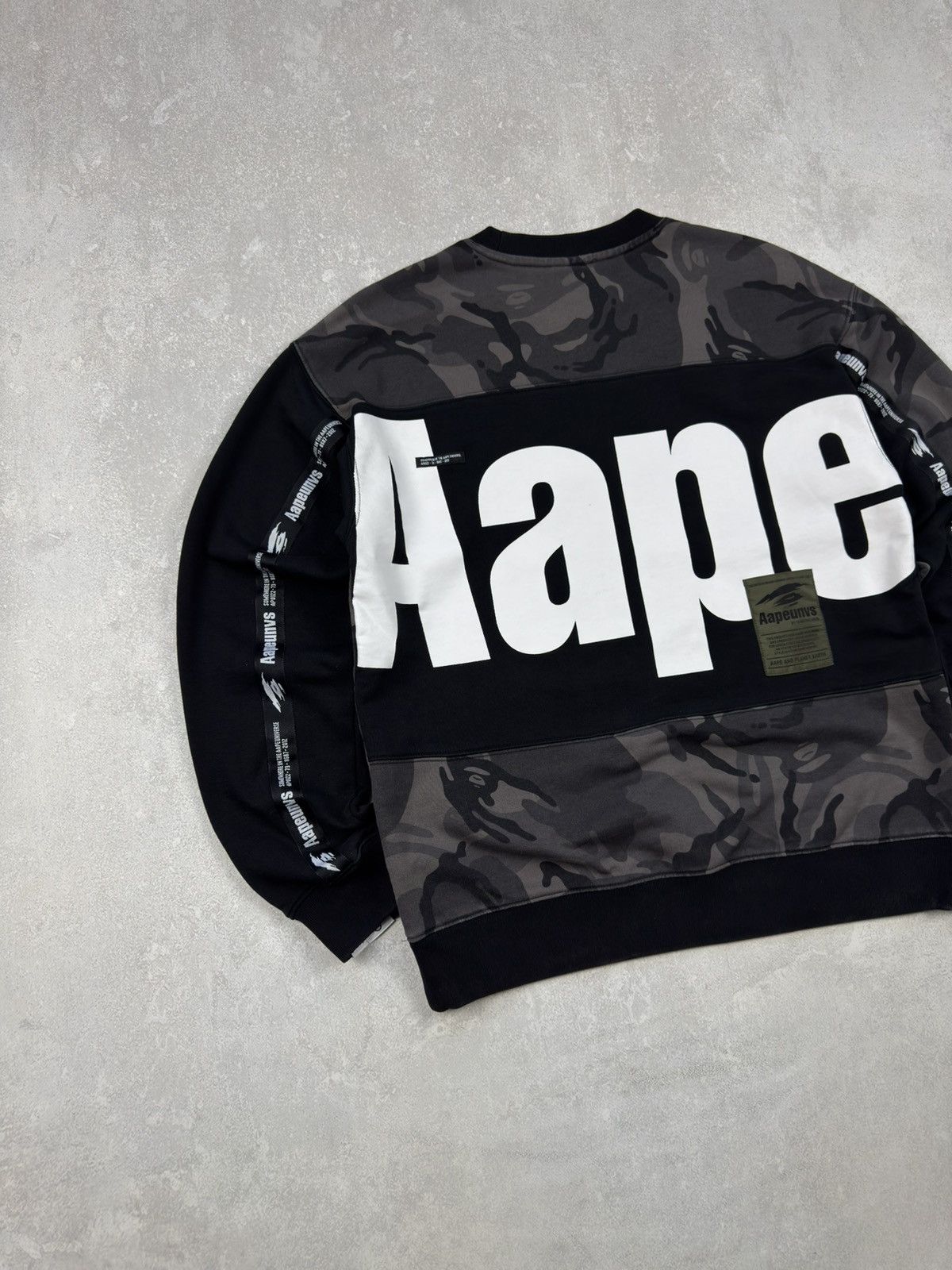 Aape AAPE BY A BATHING APE Apunvs Bape Camo Big Logo Sweatshirt Size US M / EU 48-50 / 2 - 3 Thumbnail