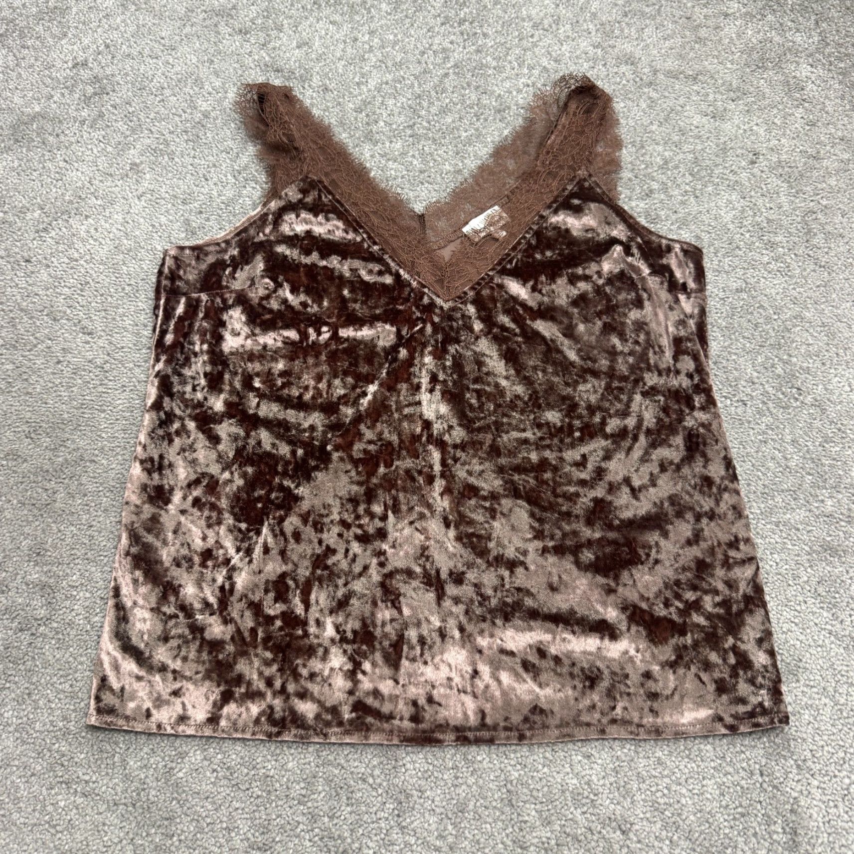 Heartloom Heartloom Tank Top Womens Large Brown Sleeveless Velvet Lace Trim Casual Shirt Adult Large Brown Velvet Lace Trim Tank Top Womens Lips? Wait. Size L / US 10 / IT 46 - 2 Thumbnail