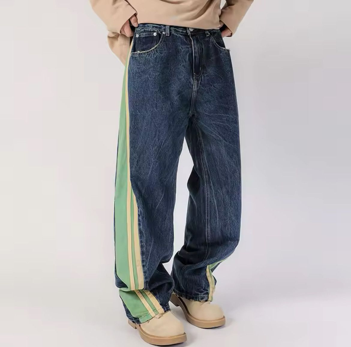 Stripe Patch Wide Leg Straight Washed Jean