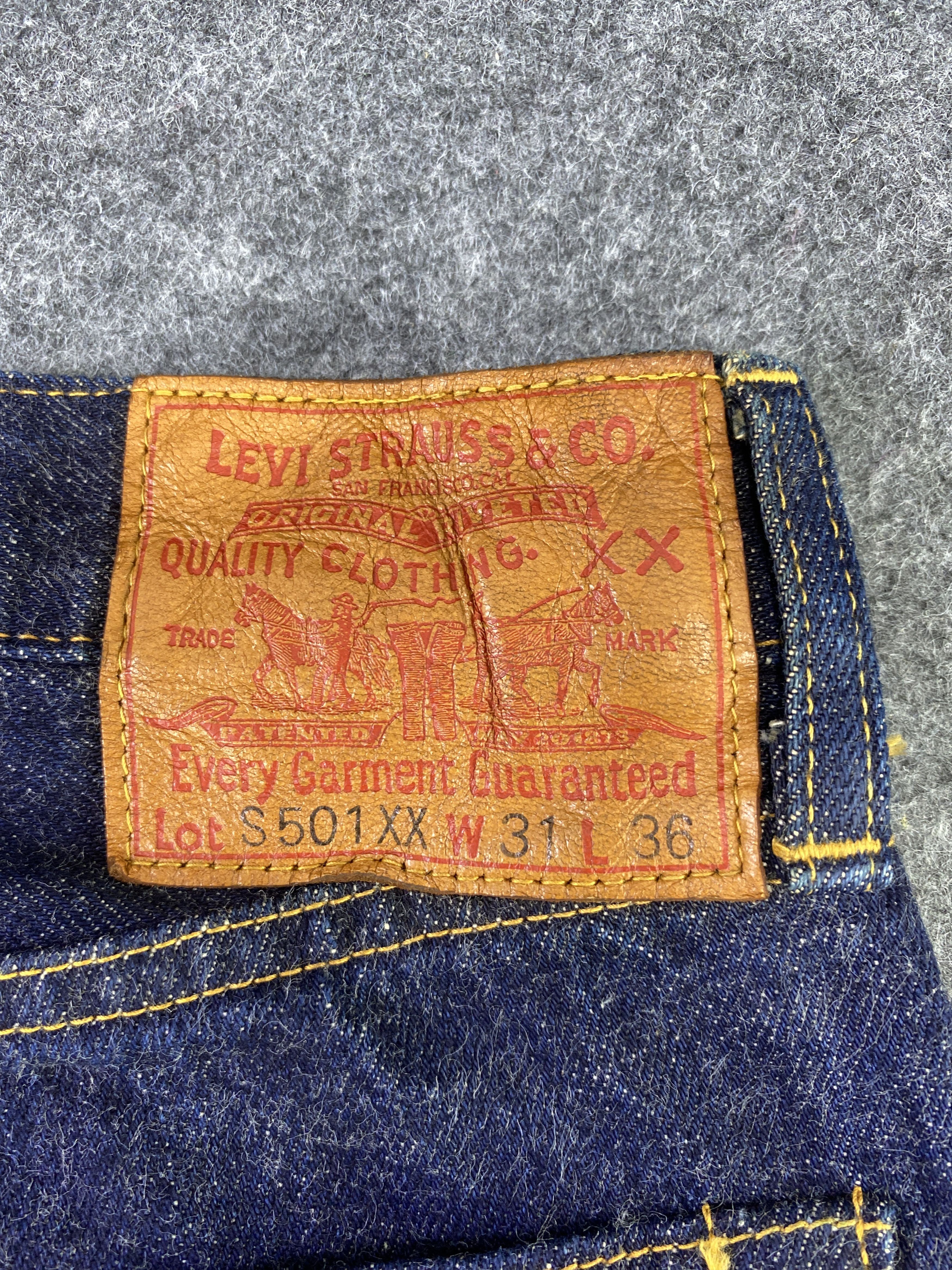 Levi's VINTAGE LEVI'S s501xx Big ‘E’ REDLINE BLUE JEANS-J889 Size US 29 - 10 Thumbnail