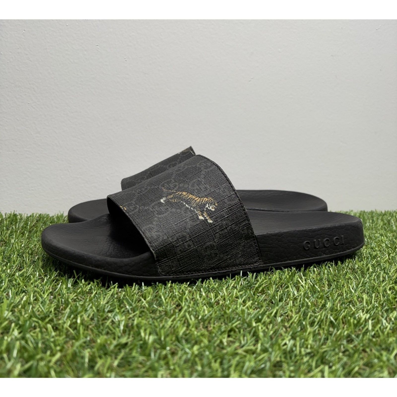 Gg Supreme Tiger Print Gucci Slides With The Tiger Gucci Slide Gg