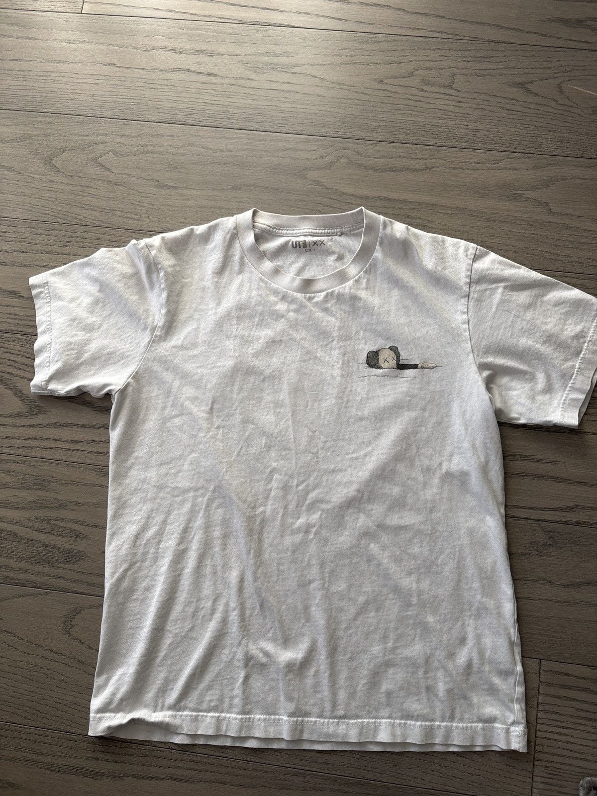 Kaws × Uniqlo Uniqlo Kaws T shirt Size US M / EU 48-50 / 2 - 2 Thumbnail