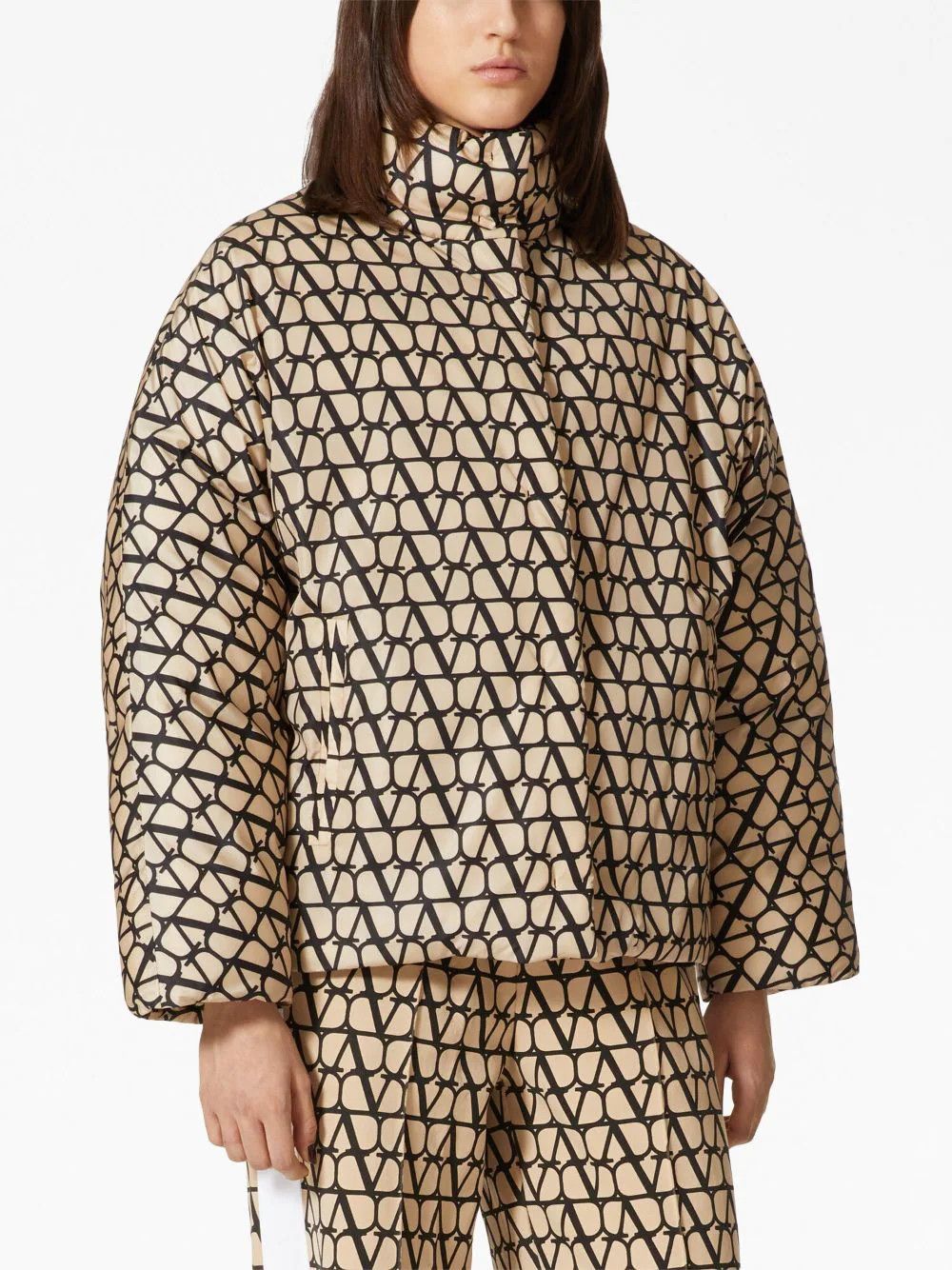 Valentino o1s22i1n0924 Oversized Puffer Jacket in Black & Beige Size S / US 4 / IT 40 - 3 Thumbnail