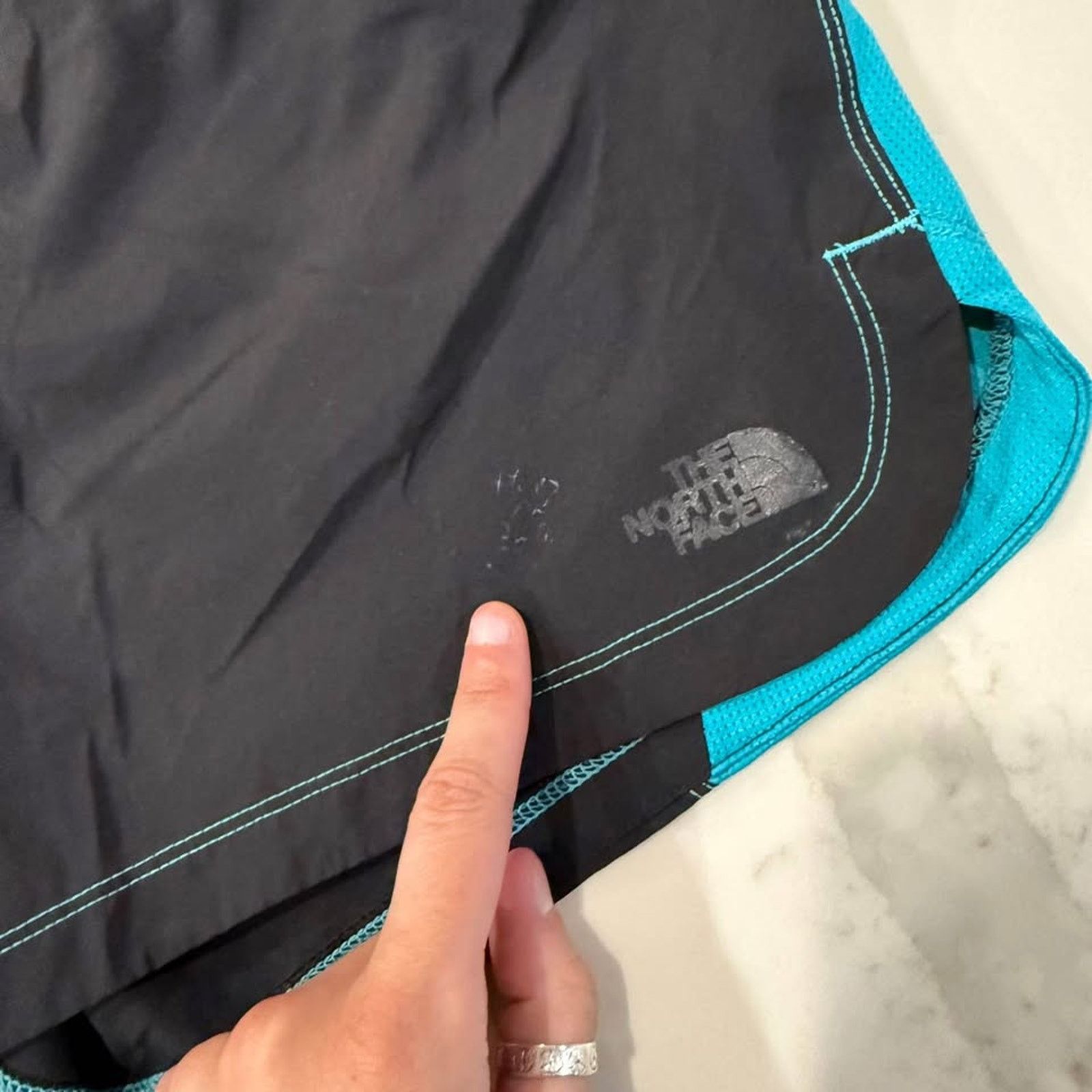The North Face The North Face Athletic Running Shorts Womens S Black Lined Size 28" / US 6 / IT 42 - 3 Thumbnail