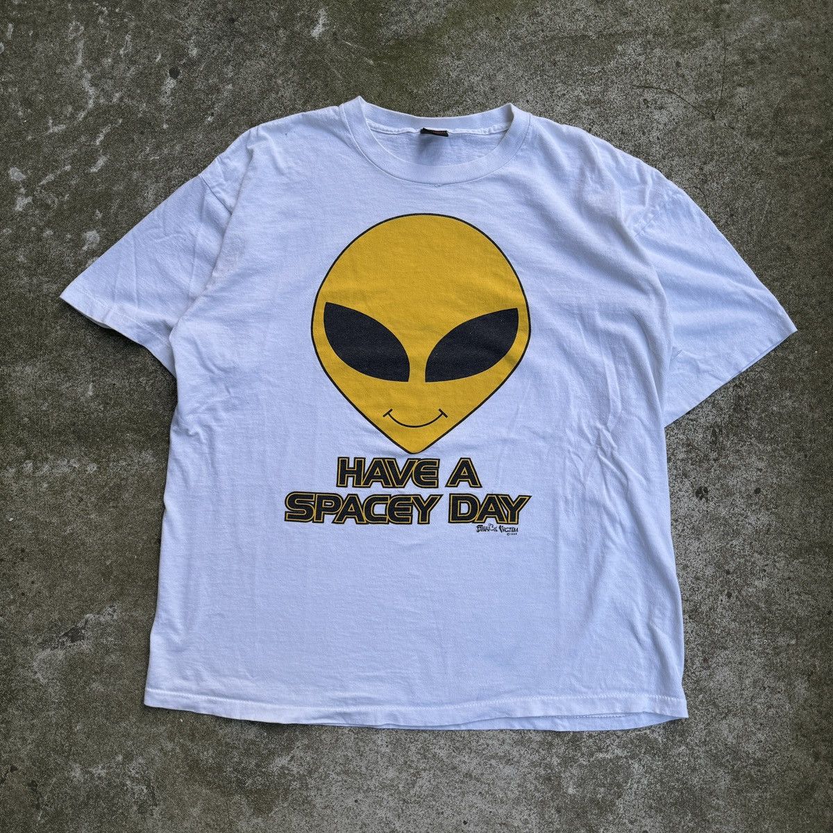 image of 90's Fashion Victim Alien Have A Spacey Day Tee XL in White, Men's