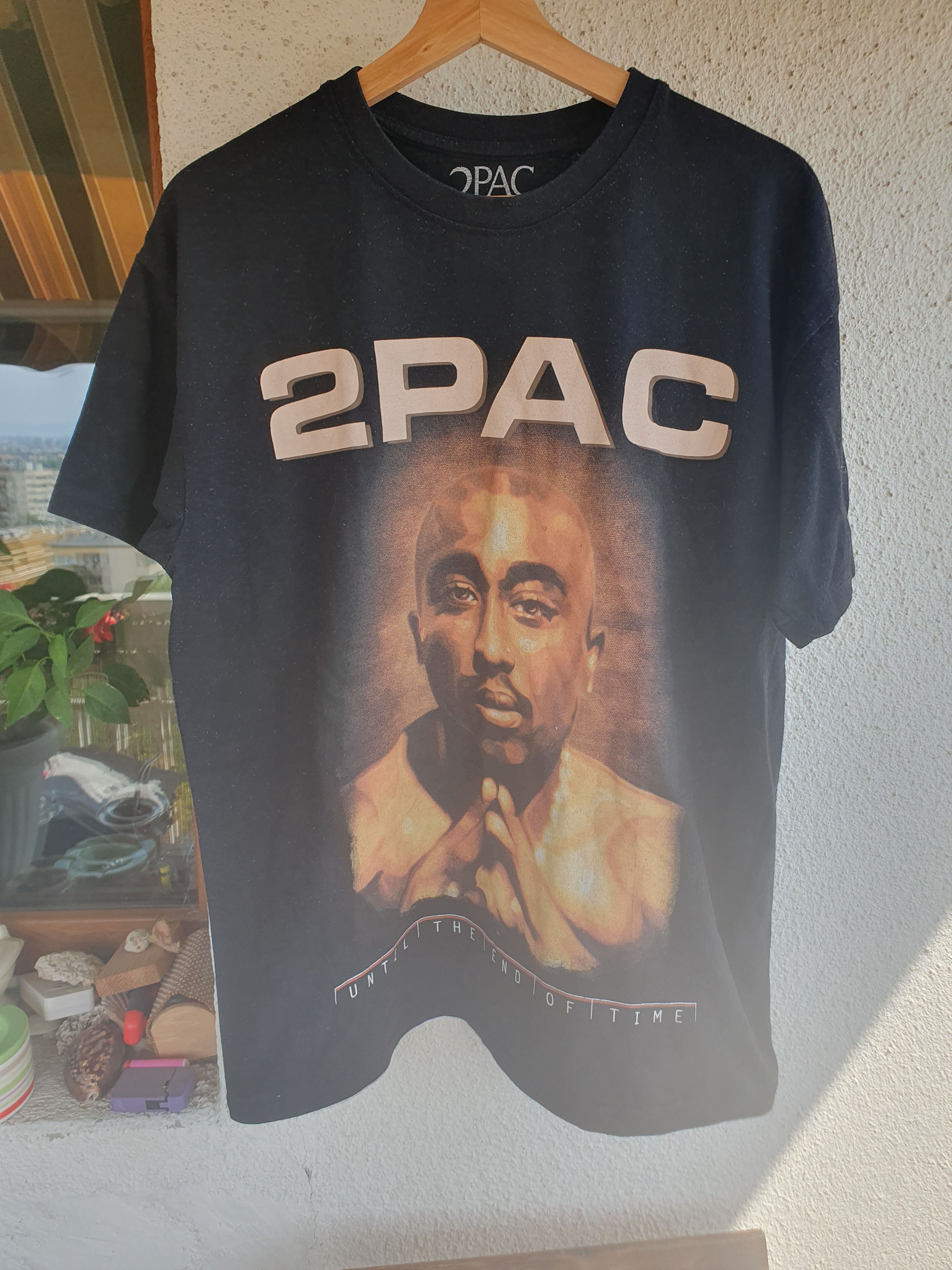 Pull & Bear × Rap Tees 2 Pac Pull & Bear Until The End Of Time 2020 t-shirt sz L? Size US L / EU 52-54 / 3 - 3 Thumbnail