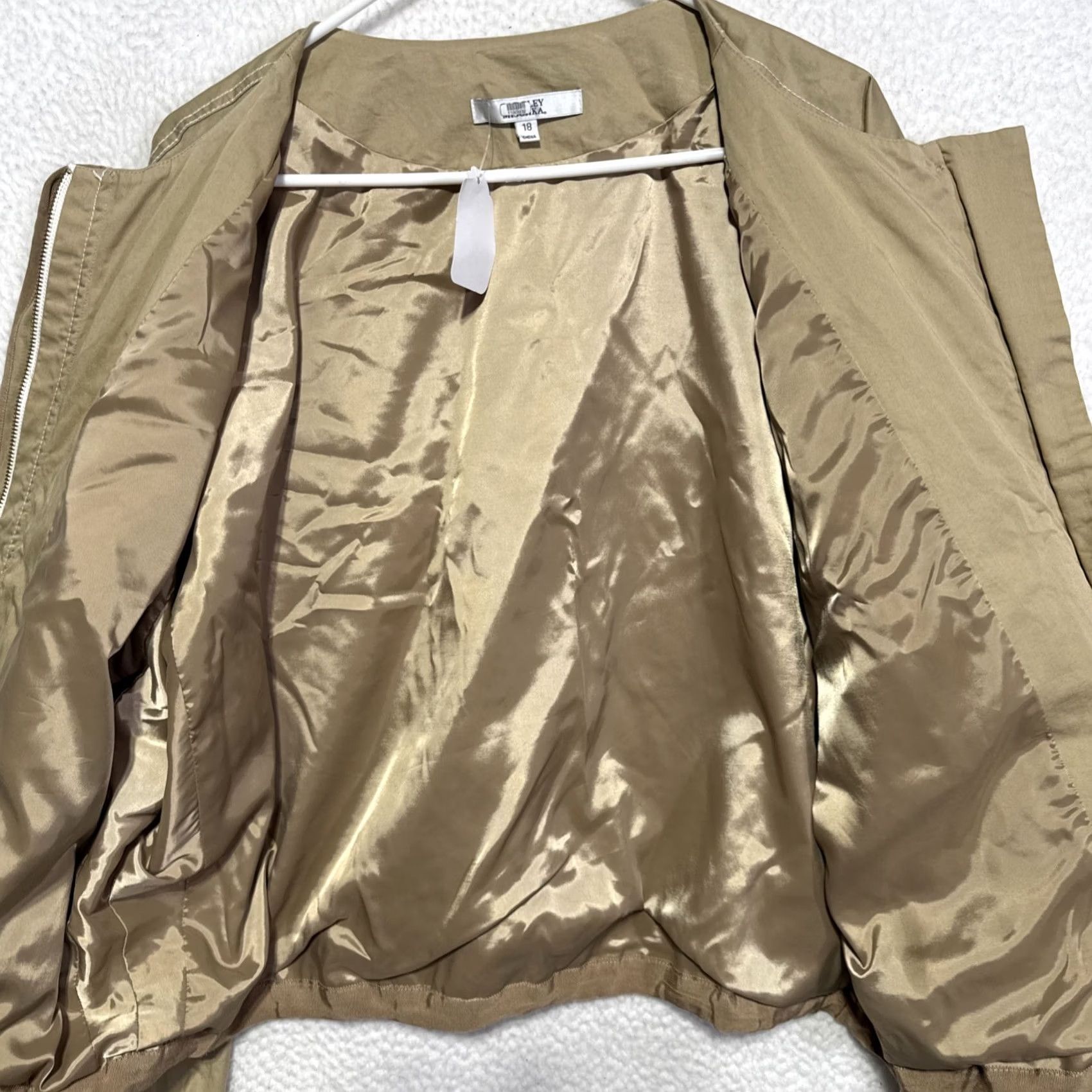 Badgley Mischka Badgley Mischka Womens Jacket Shirt Khaki 18 Off-White Long Sleeve Drawstring 100% Cotton Womens (Regular) 11009240 Size XXL / US 16-18 / IT 52-54 - 7 Thumbnail