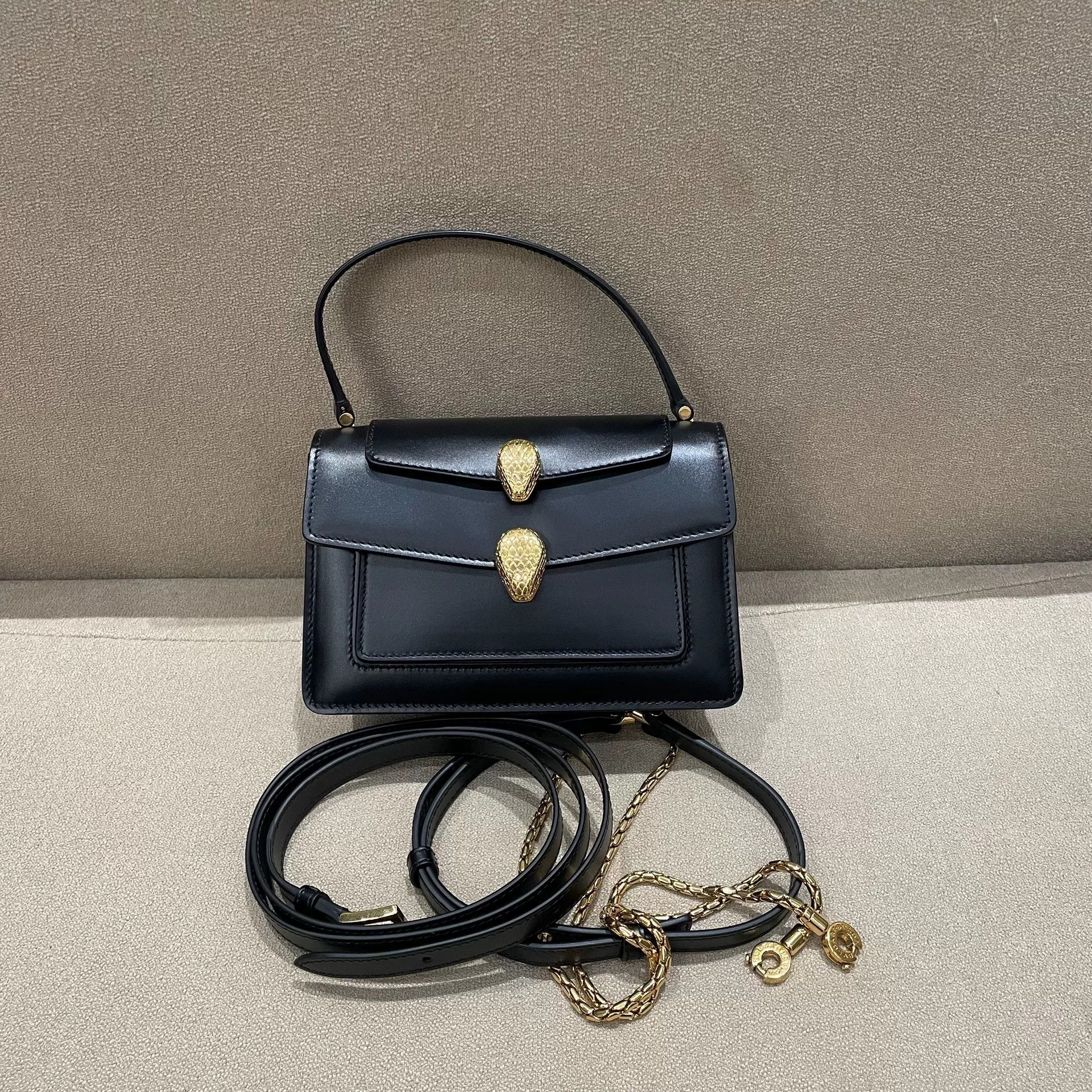 Bvlgari Pre-loved Bag Very good condition Size ONE SIZE - 1 Thumbnail