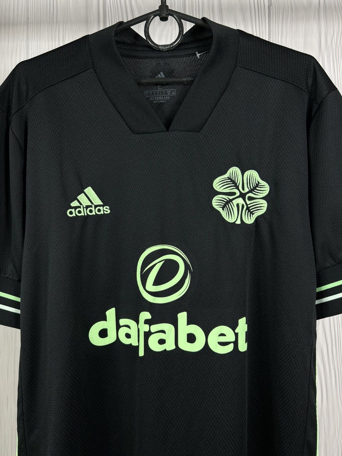 Adidas CELTIC 2020 2021 FOOTBALL Soccer Jersey Adidas Size L Size US L / EU 52-54 / 3 - 4 Thumbnail