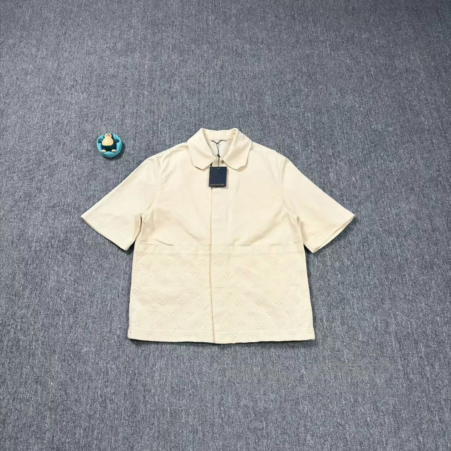 Louis Vuitton beige short sleeve printed shirt by LV. Size US M / EU 48-50 / 2 - 1 Thumbnail