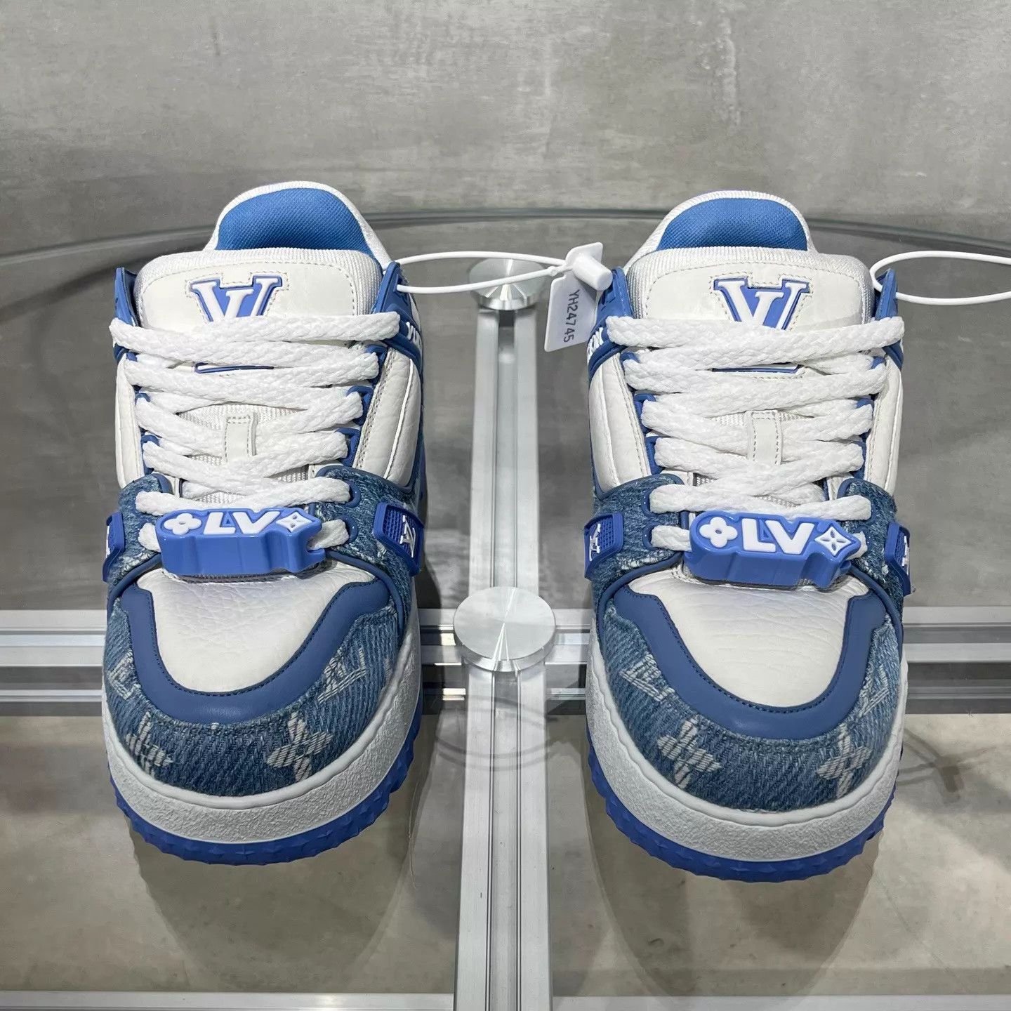 Louis Vuitton LV Trainer White Blue Denim UK2.5/EUR36.5 Size US 6 / IT 36 - 1 Thumbnail