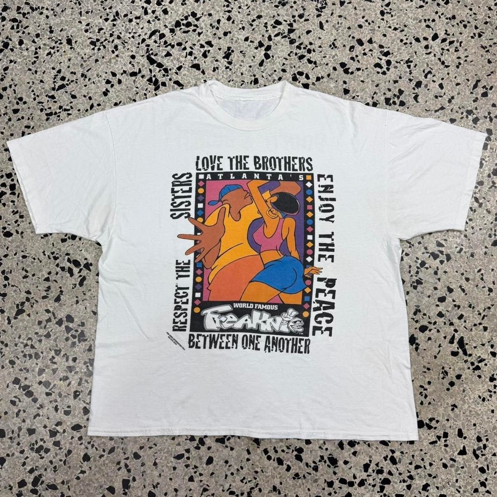 Hanes × Vintage VINTAGE 90S SINGLE STITCH ATLANTAS WORLD FAMOUS FREAKNIK TEE Size US XL / EU 56 / 4 - 1 Thumbnail