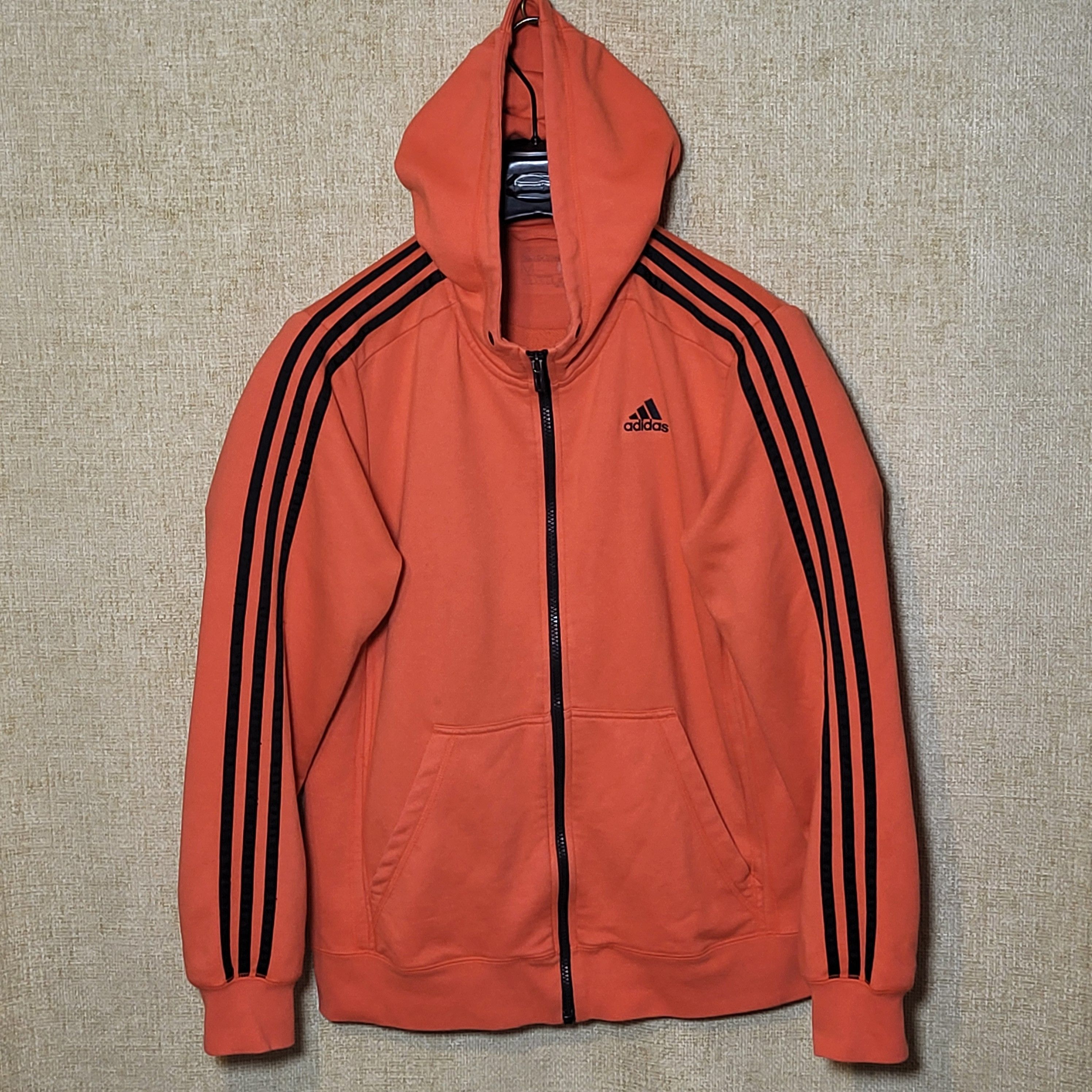 Adidas Adidas Essentials performance hoodie size M but fit L Size US M / EU 48-50 / 2 - 1 Thumbnail