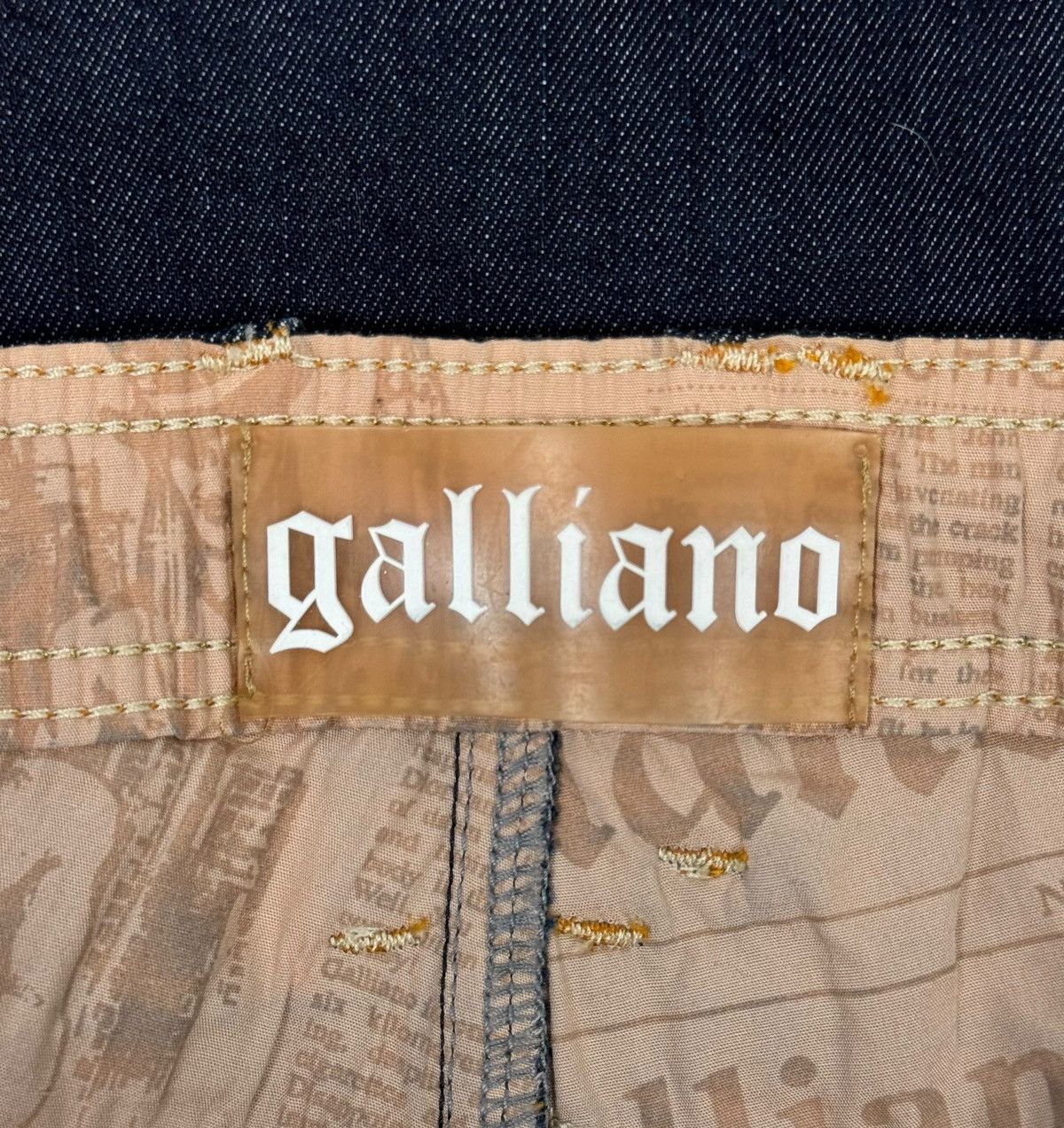 John Galliano Galliano Glitzy Jeans Bootcut Sequin Stars size 25 Size 25" / US 0 / IT 36 - 16 Thumbnail