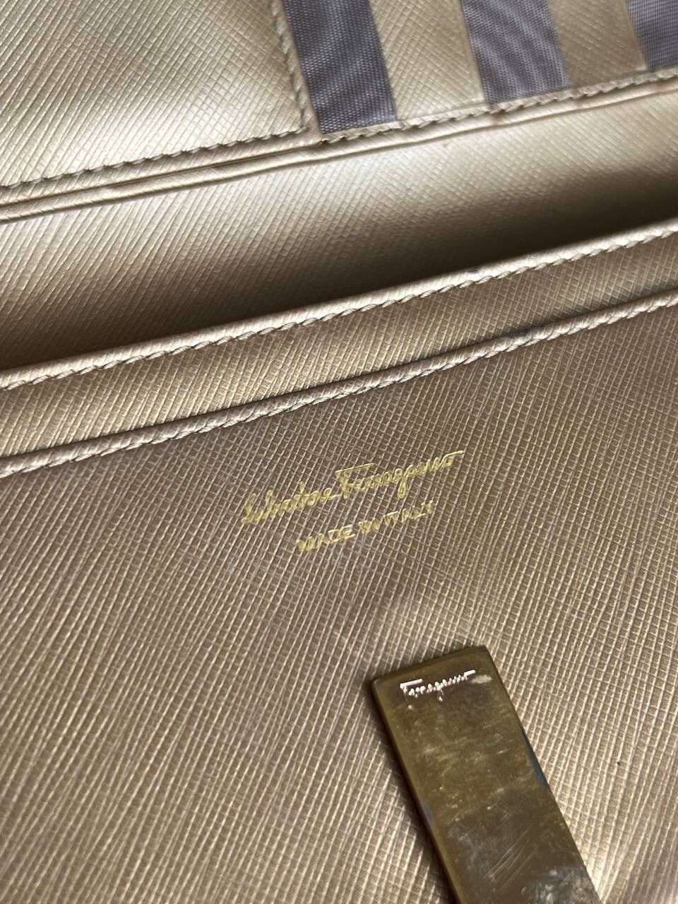 Salvatore Ferragamo Vintage Salvatore Ferragamo Leather Gold Wallet Size ONE SIZE - 8 Thumbnail