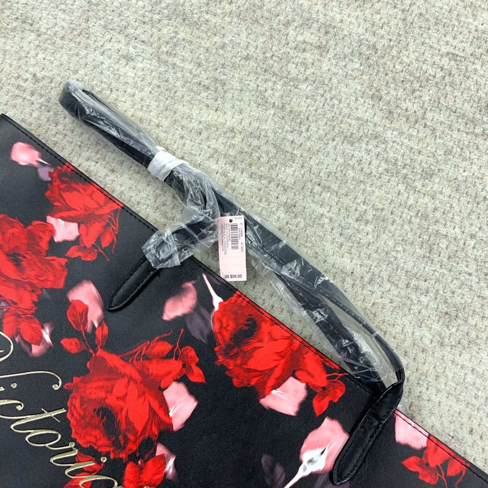 Victoria's Secret VINTAGE? No. Victoria's Secret Large Floral Tote Bag Roses Flowers Shoulder Weekender Bag NWT Size ONE SIZE - 7 Thumbnail