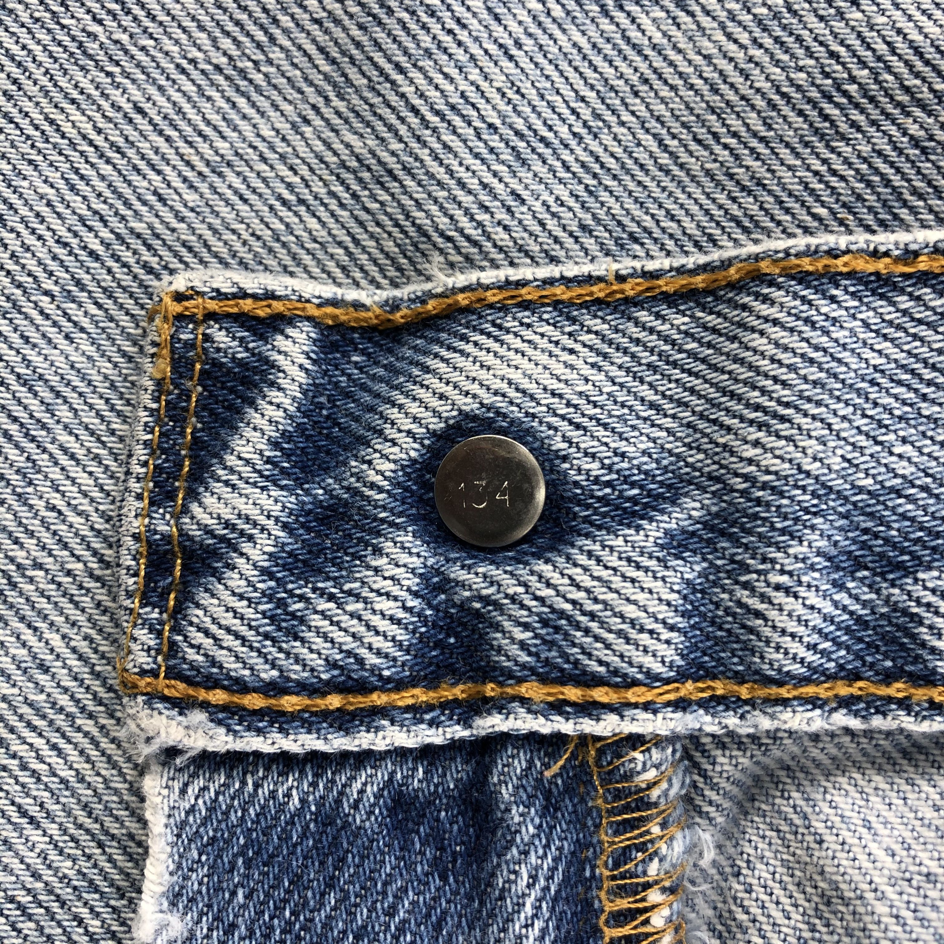 Levi's Vintage Light Wash Levis 560 Jeans-J1871 Size US 35 - 11 Thumbnail