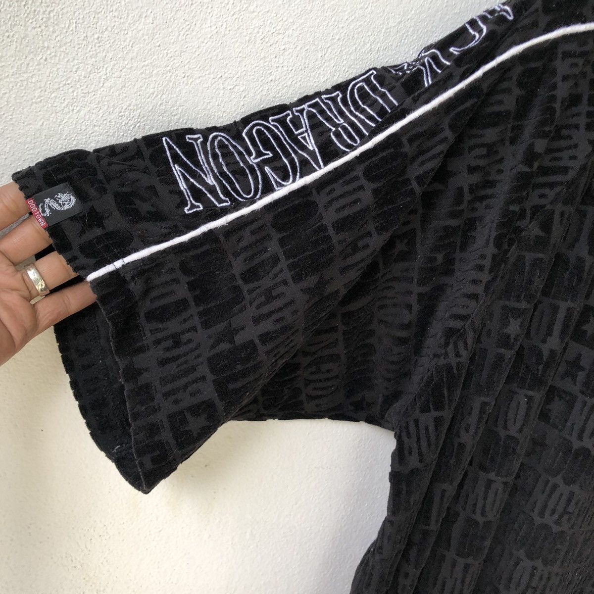 Dogtown DOG TOWN BLACK DRAGON Vintage Velour Embroidered Tee Size US XL / EU 56 / 4 - 11 Thumbnail