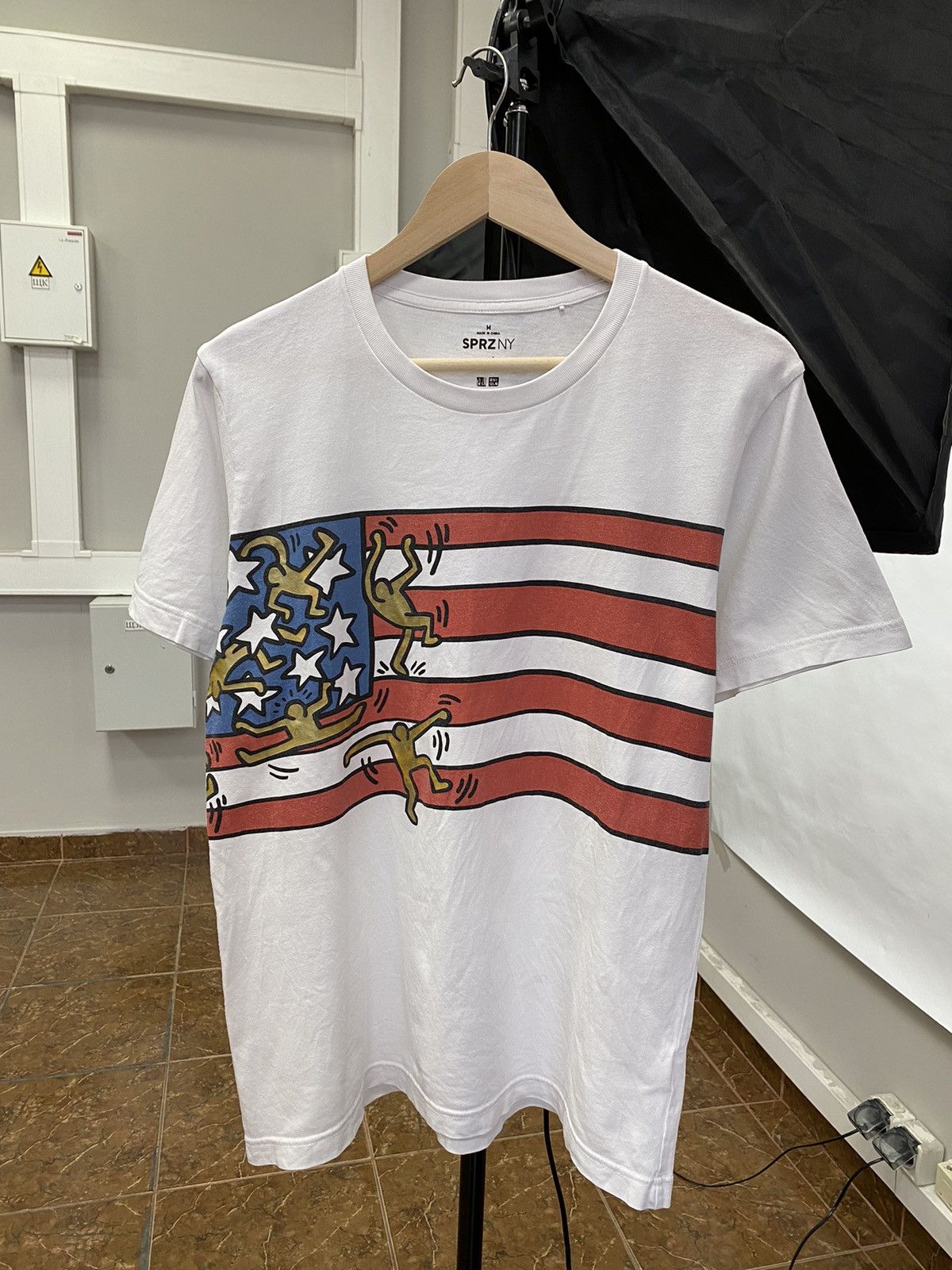 Keith Haring 🇺🇸 Y2K Keith Haring Uniqlo USA Flag T-Shirt Rare Retro Size US M / EU 48-50 / 2 - 1 Thumbnail