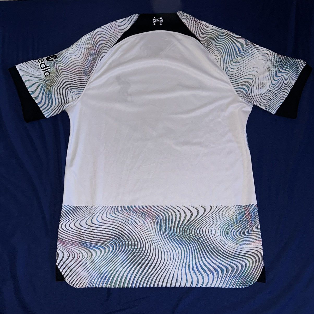 Nike Liverpool Jersey Size US M / EU 48-50 / 2 - 2 Thumbnail