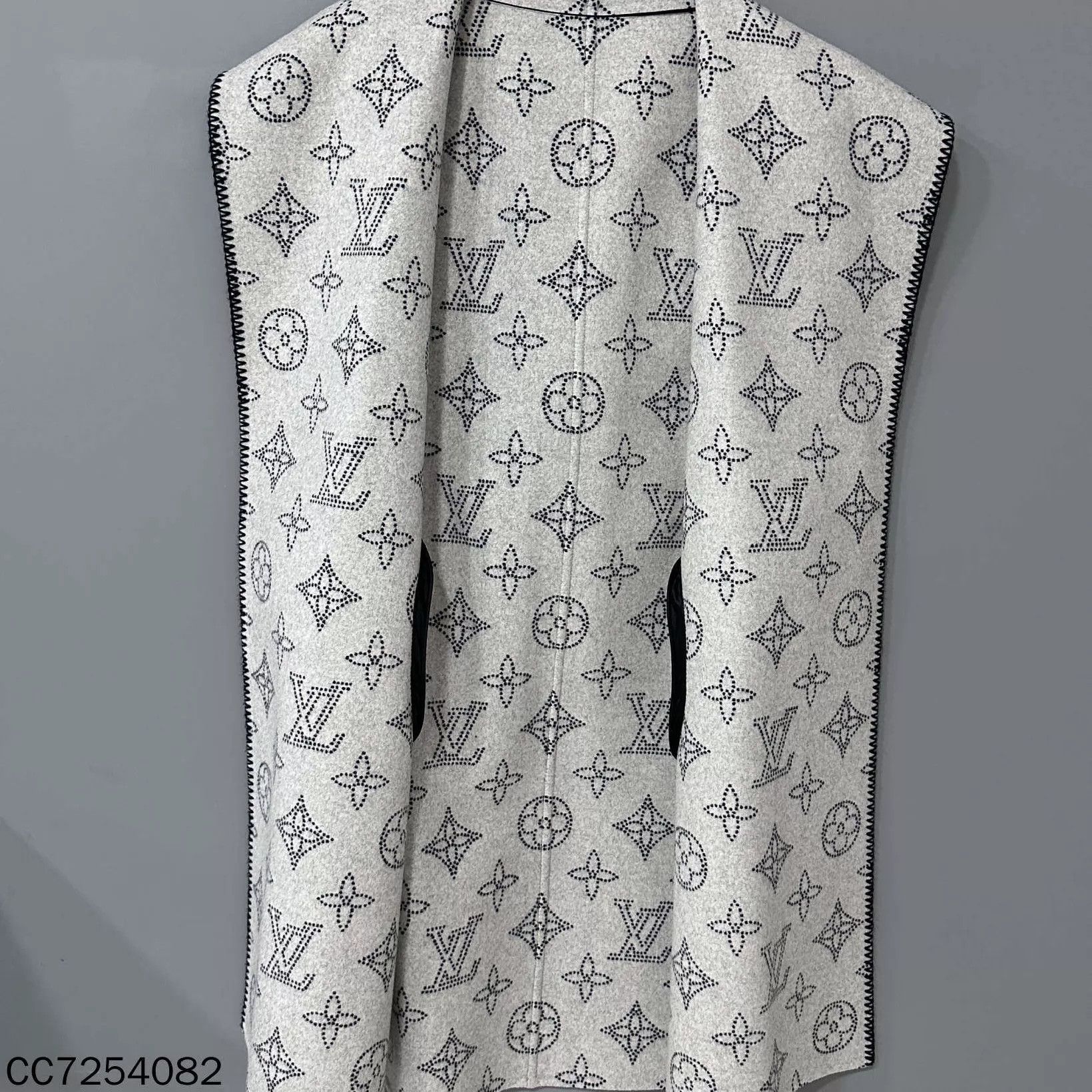 Louis Vuitton LV Reversible Waistcoat-style Robe Coat 99 New OS Size ONE SIZE - 4 Thumbnail