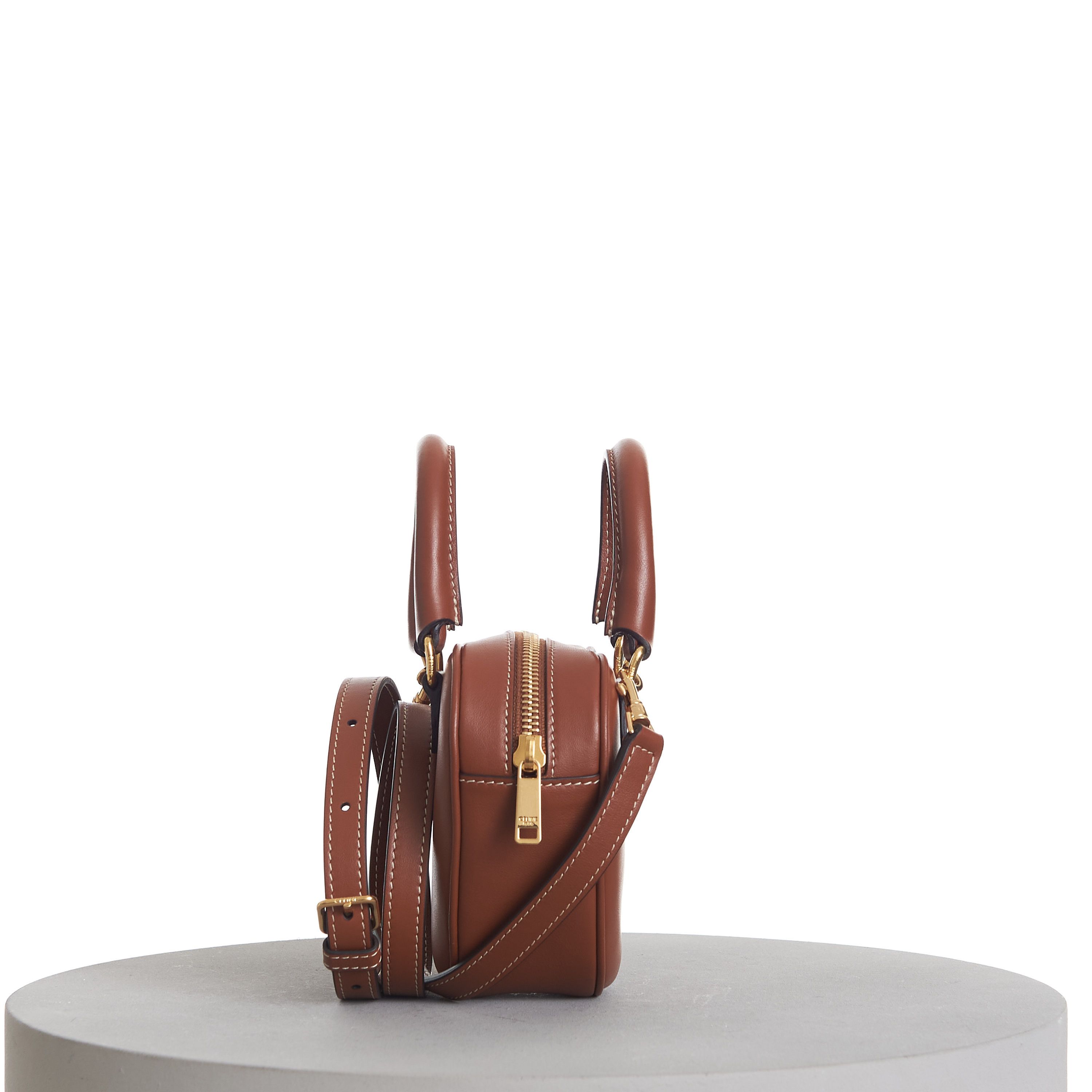Celine Medium Celine Heart Bag In Tan Brown Smooth Leather Size ONE SIZE - 15 Thumbnail