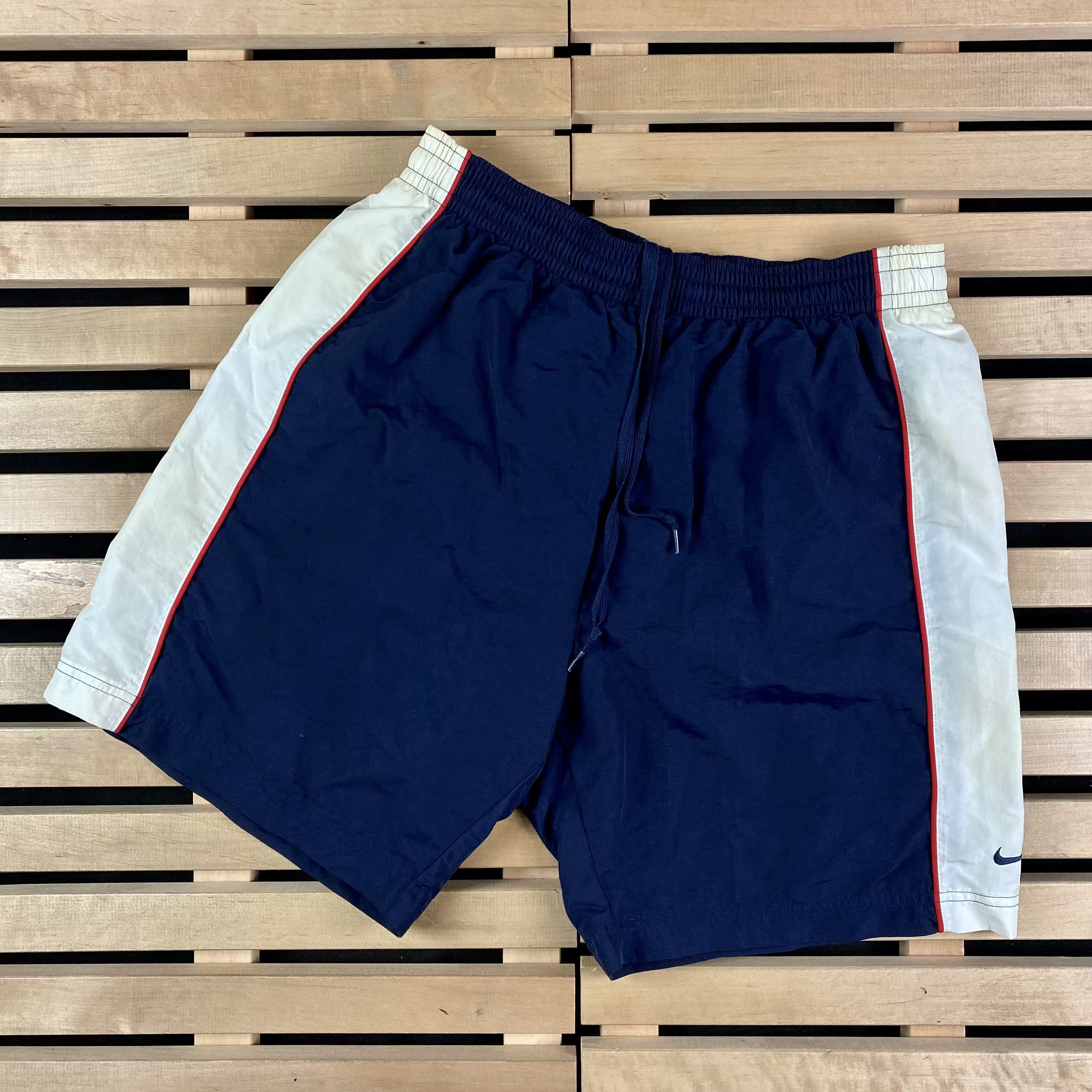 Nike × Vintage Mens Shorts Nike Swoosh Vintage Size L Size US 34 / EU 50 - 1 Thumbnail