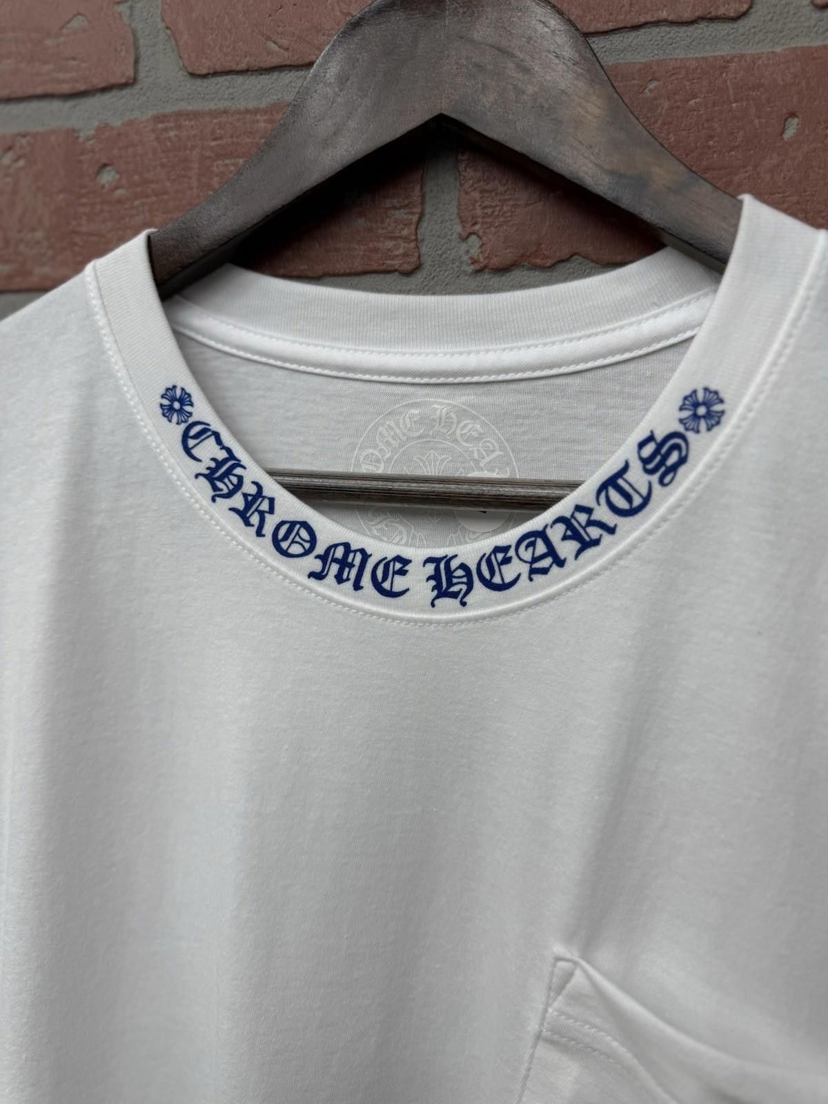 Chrome Hearts Size L - Chrome Hearts Tee Shirt Blue Neck Logo White RARE Size US L / EU 52-54 / 3 - 4 Thumbnail