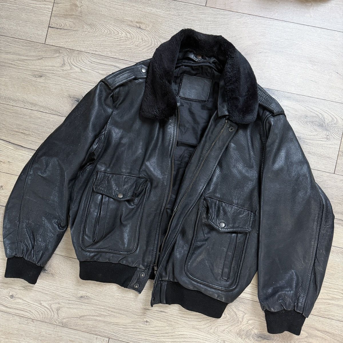 Leather Vintage Leather Jacket Style Pilot Y2K 90s USA Size US M / EU 48-50 / 2 - 9 Thumbnail