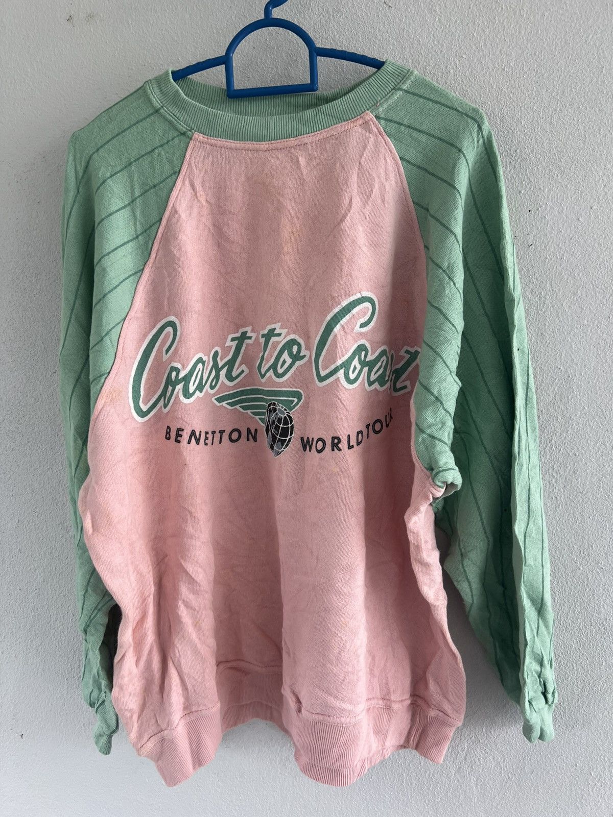 Vintage Sweatshirt Design by Benetton Size US L / EU 52-54 / 3 - 1 Thumbnail