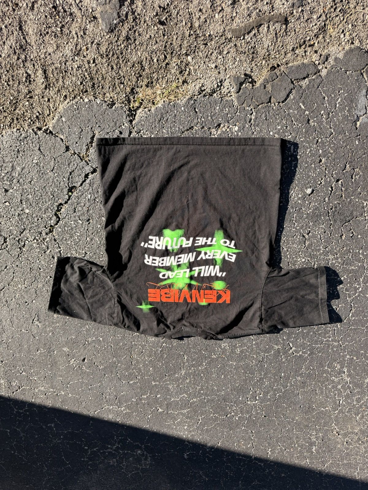 Other Vintage Y2K Alien Graphic Tee – “A Passage to the Future” Size US S / EU 44-46 / 1 - 2 Thumbnail