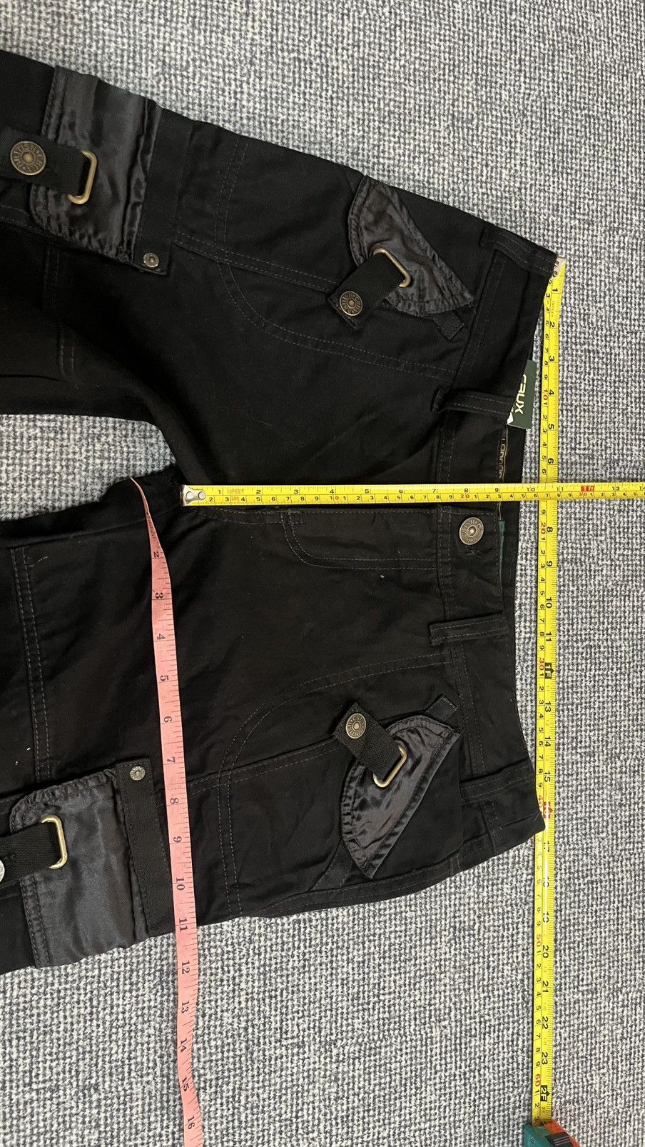 Japanese Brand Vintage Japanese Brand Crux Cargo Black pant size 32 x 30 Size US 32 / EU 48 - 19 Thumbnail