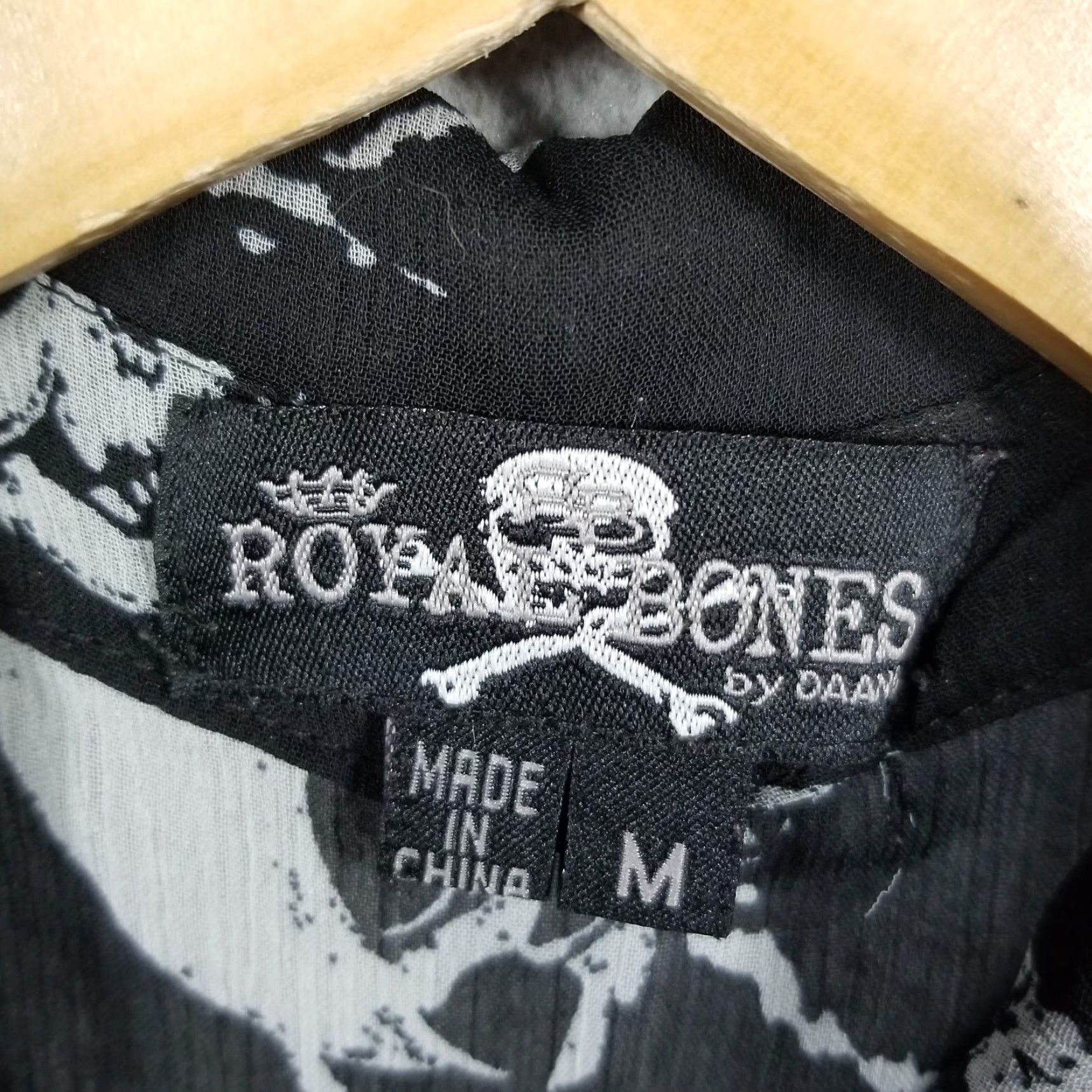 Tripp NYC VINTAGE ROYAL BONES TRIPP NYC WIRE SKULL Print Chiffon Top Shirt Medium Black Women's Tank Top Sleeveless Button-Up Size M / US 6-8 / IT 42-44 - 2 Thumbnail