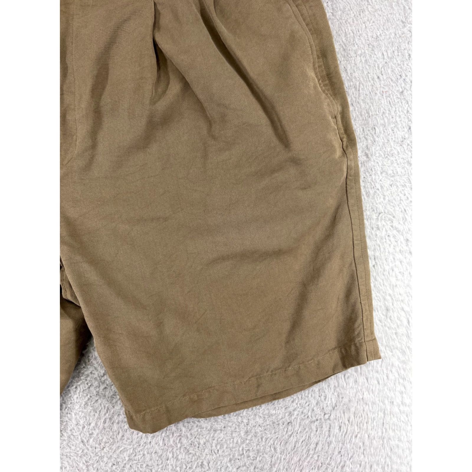 Tommy Bahama Tommy Bahama Shorts Men 38 Beige Silk Pleated Relax Beach Vacation Golf Golfer Size US 38 / EU 54 - 4 Thumbnail