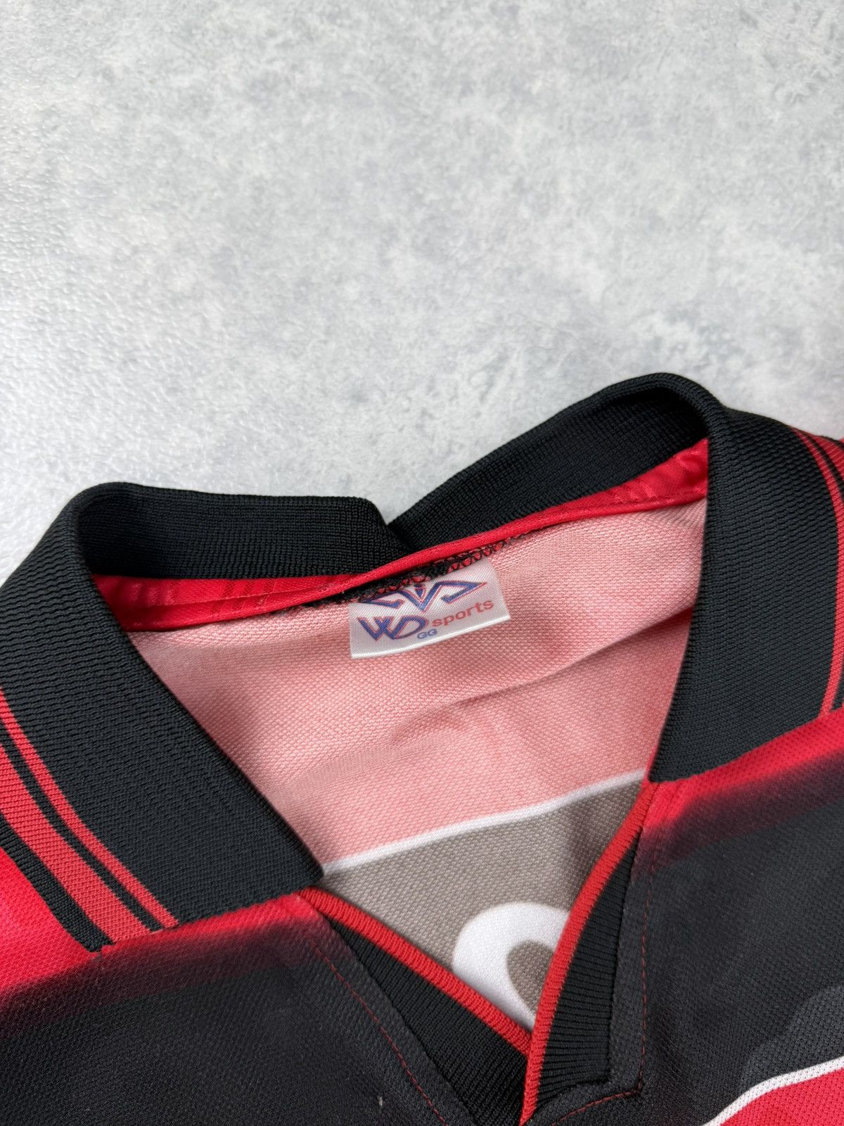 Vintage CR Flamengo Retro Soccer Jersey #11 Petrobras Size XL Size US XL / EU 56 / 4 - 5 Thumbnail