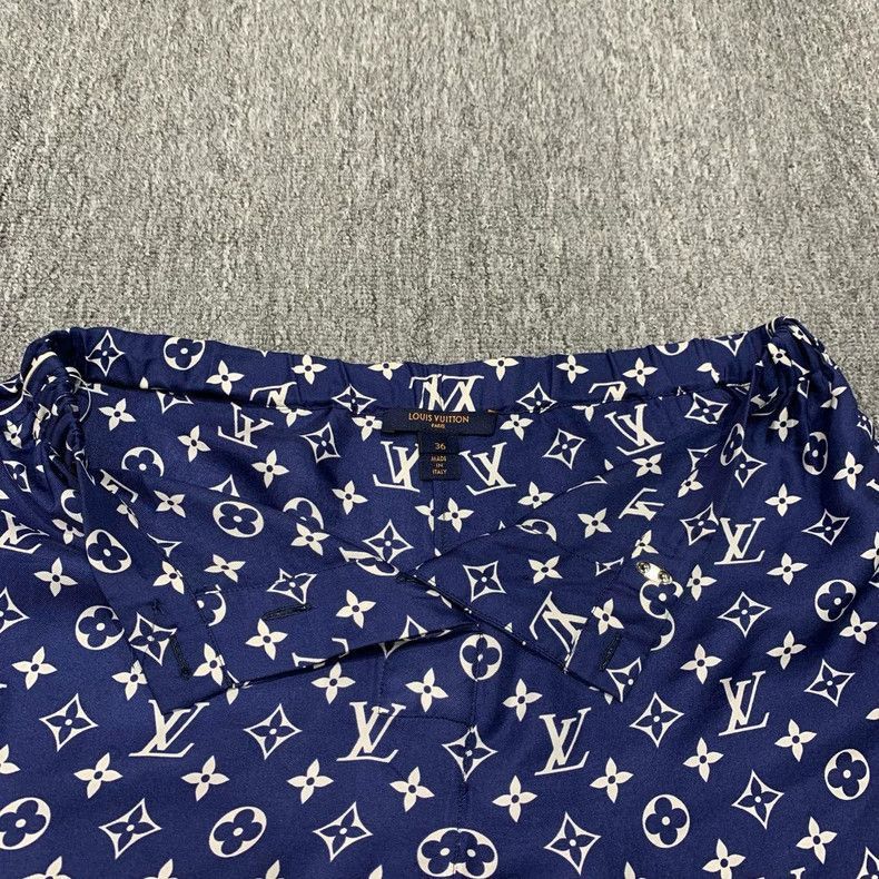 Louis Vuitton Louis Vuitton Blue Printed Shorts Size 36-2506 Size US 36 / EU 52 - 4 Thumbnail