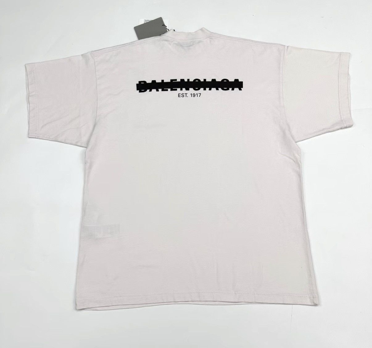 Balenciaga Balenciaga Logo Tape Short Sleeve T-shirt K12 Size US L / EU 52-54 / 3 - 2 Thumbnail