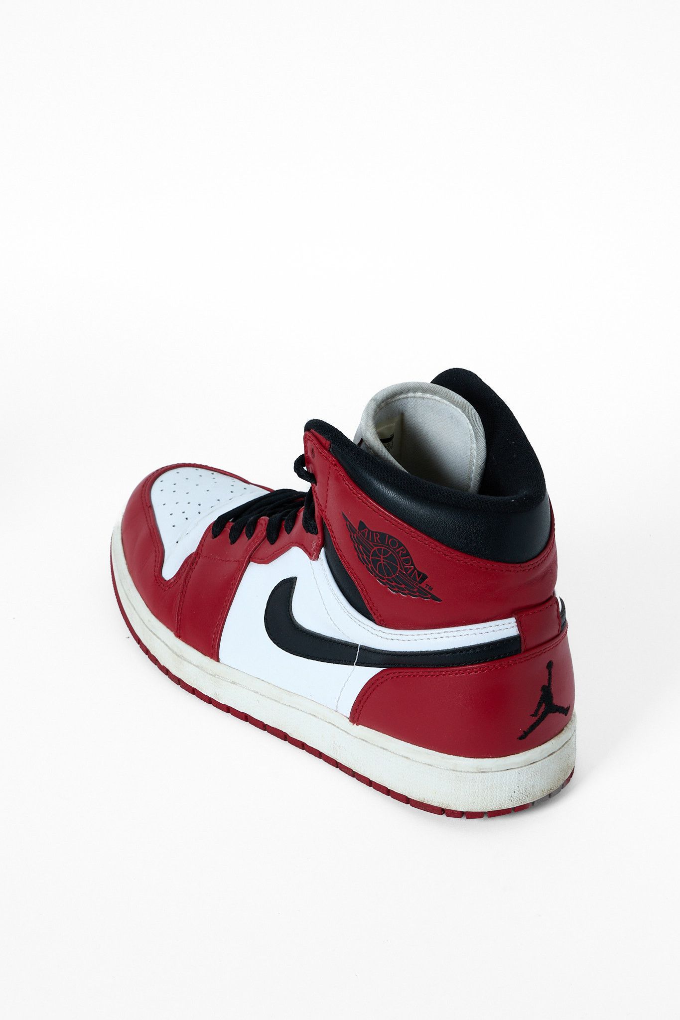 Nike NIKE AIR JORDAN 1 MID CHICAGO Size US 10 / EU 43 - 4 Thumbnail