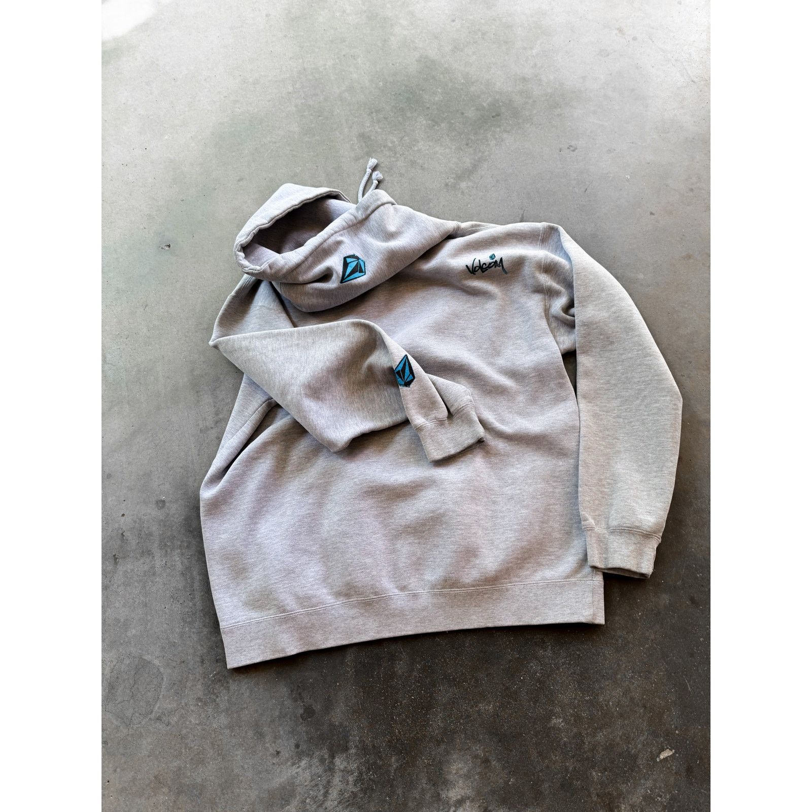Vintage 2000s Volcom Hoodie Size L Size US L / EU 52-54 / 3 - 3 Thumbnail