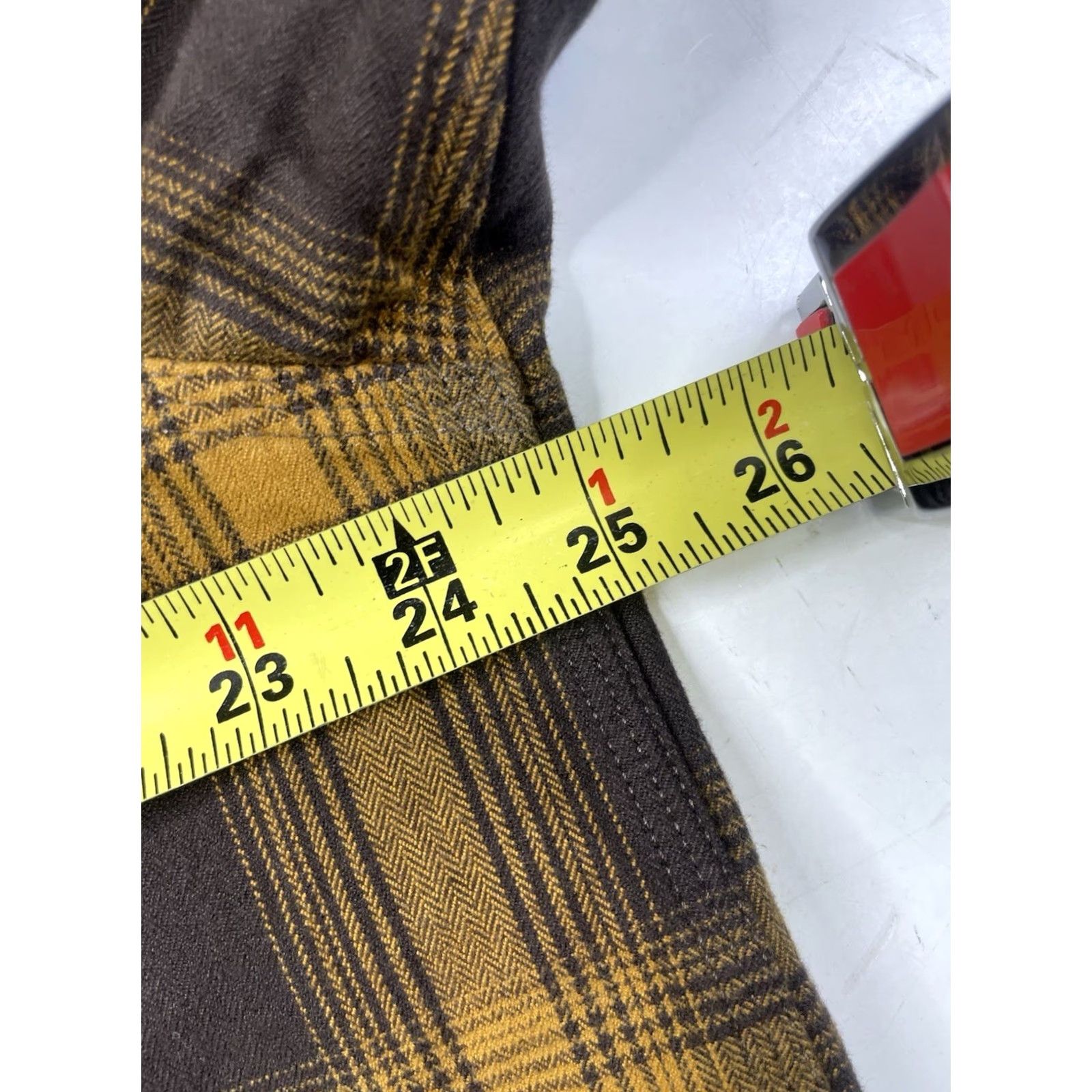 Carhartt Carhartt Work Flannel Shirt Plaid Long Sleeve Regular Fit 104451 B10 Mens Large Brown Cotton Flannel Button-Up Pockets Size US L / EU 52-54 / 3 - 6 Thumbnail