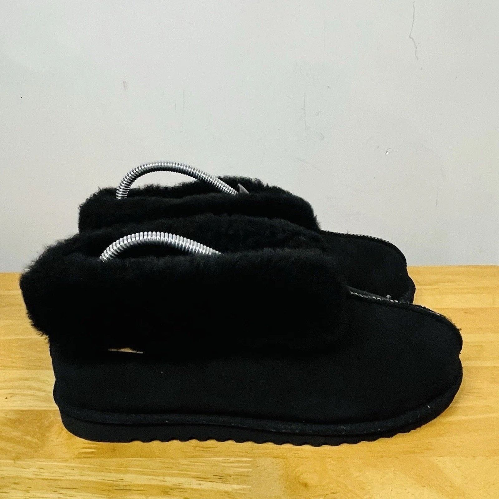 Nordstrom Nordstrom slippers suede black Slip On Ship Skin M 7 And W 8 Size US 7 / EU 40 - 2 Thumbnail