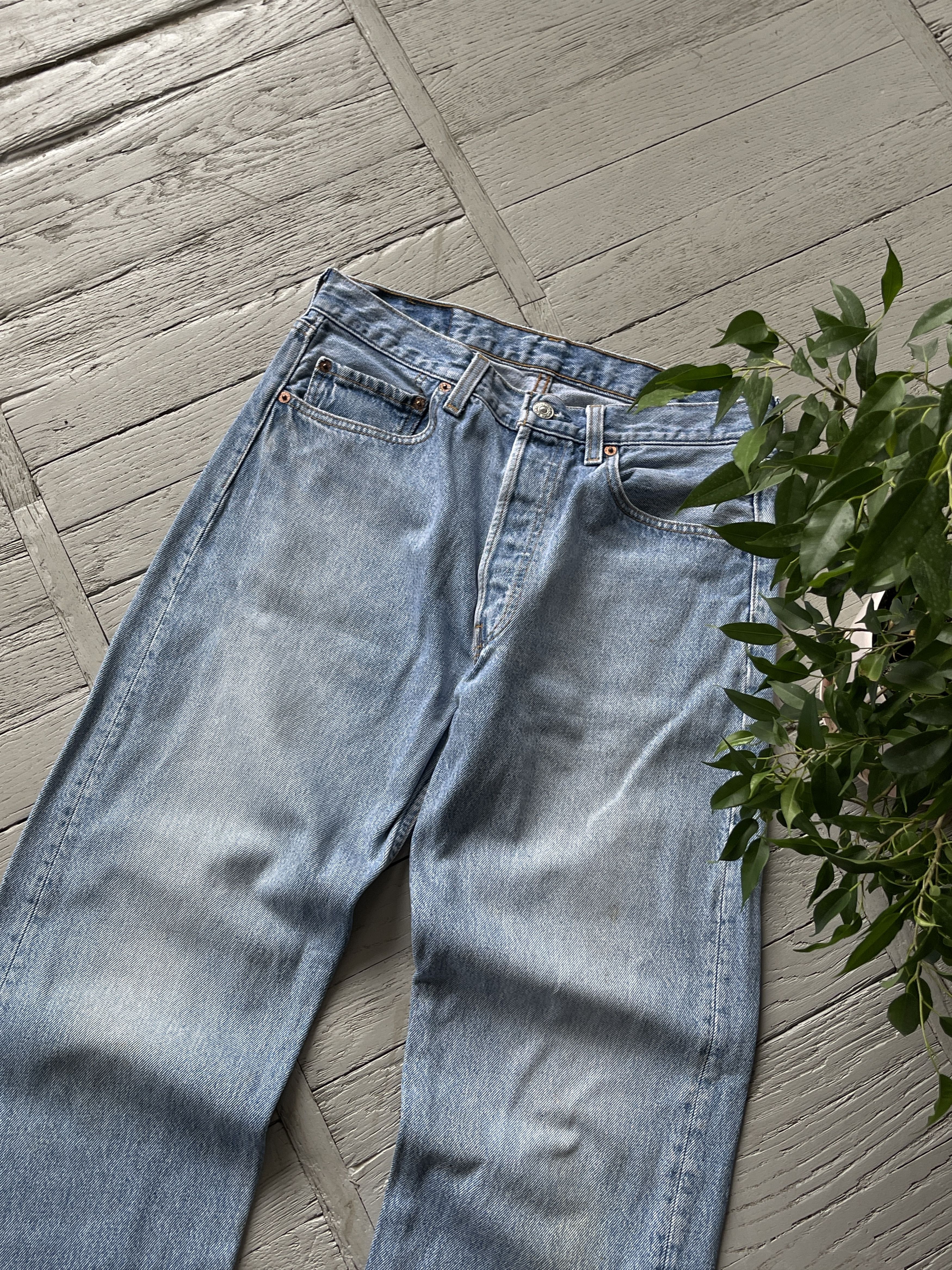 Levi's Vintage 90s Levi's 501 Washed Blue Denim Jeans Size US 32 / EU 48 - 5 Thumbnail