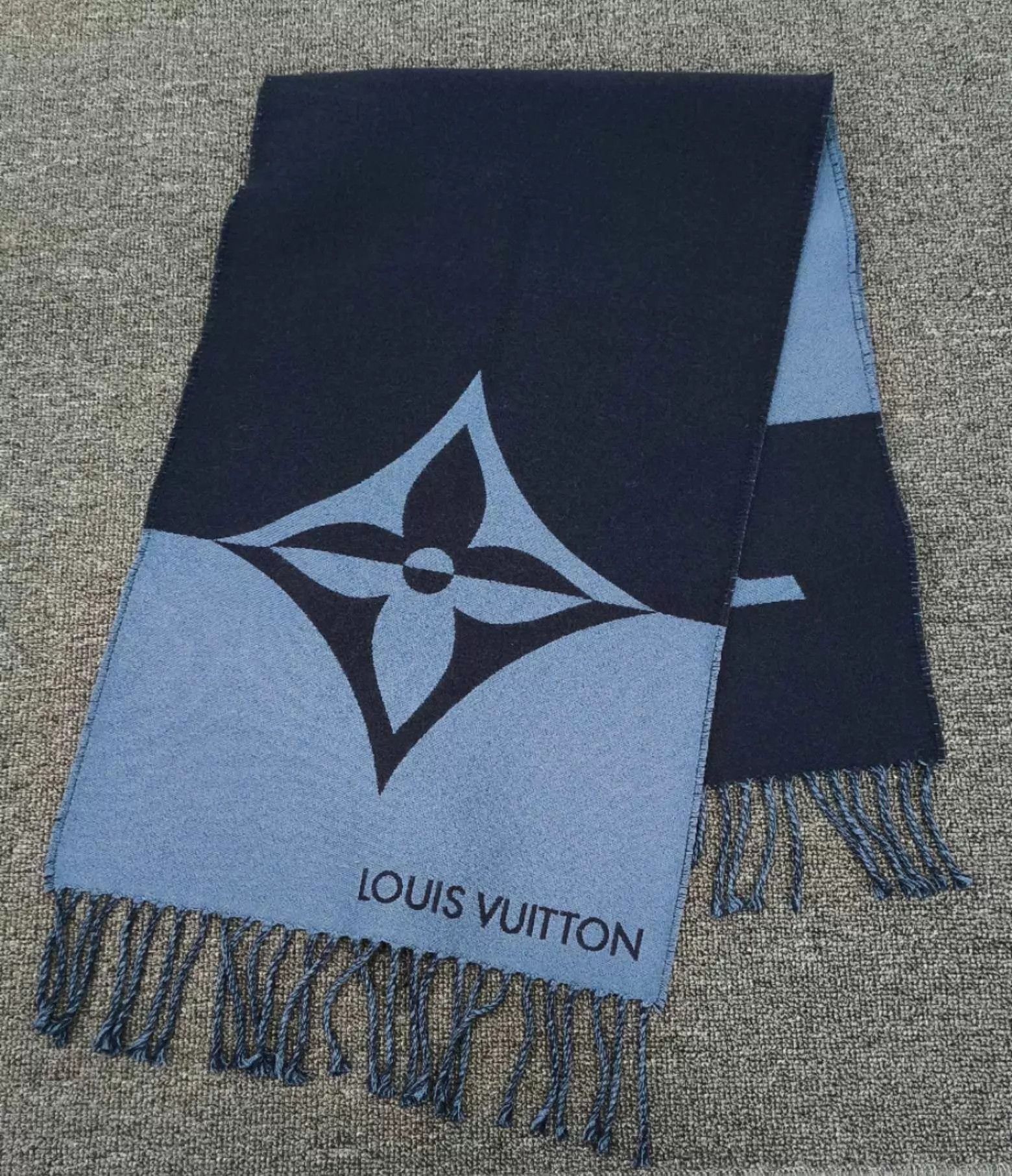 Louis Vuitton LV Color-Blocked Logo Wool/Cashmere Scarf Blue Size ONE SIZE - 2 Thumbnail